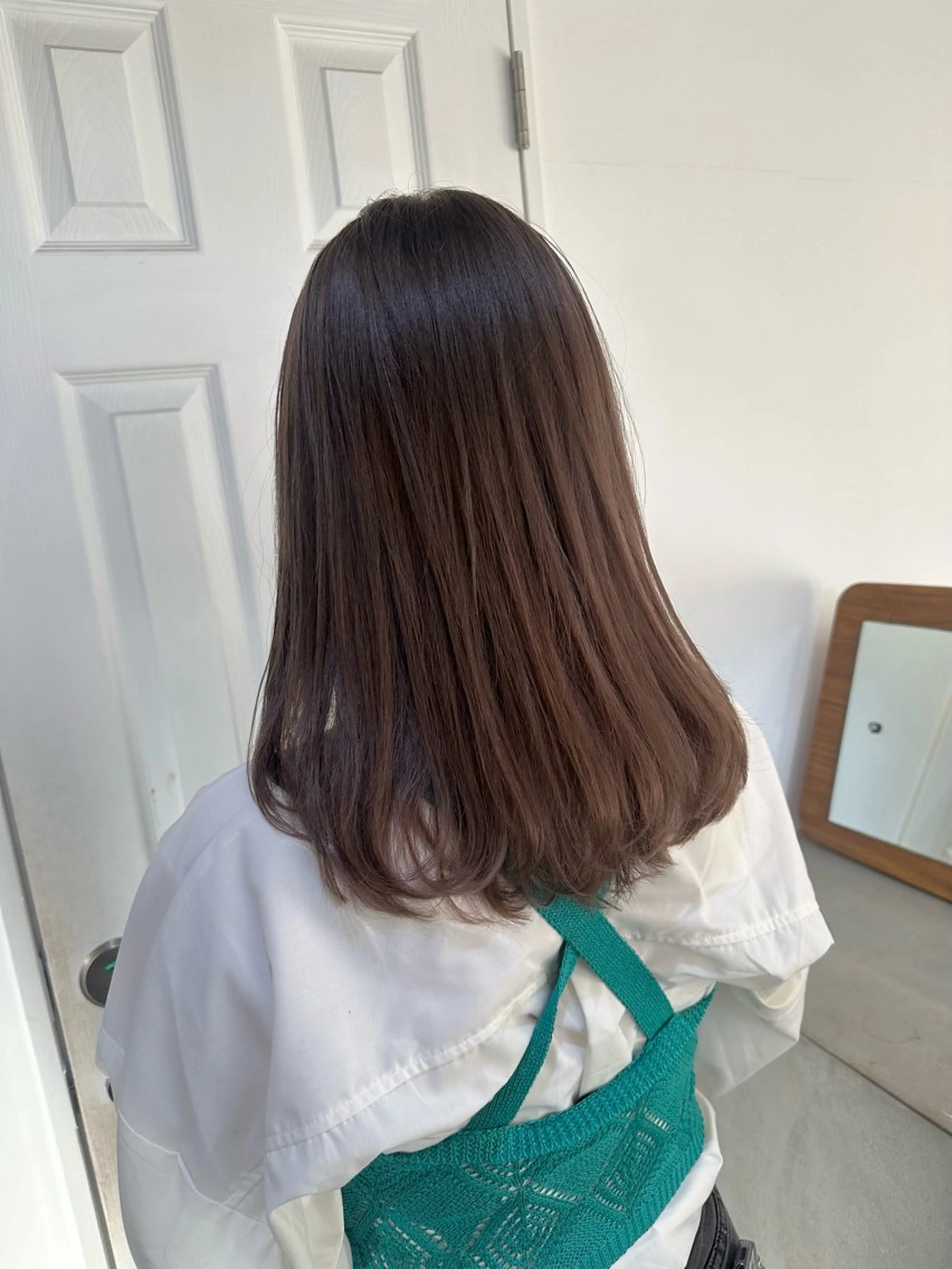 ミディアム カラー ベージュカラー オリーブベージュ レイヤーカット カット ヘアカラー トリートメント 中目黒🌼 🌼ハナのヘアスタイル