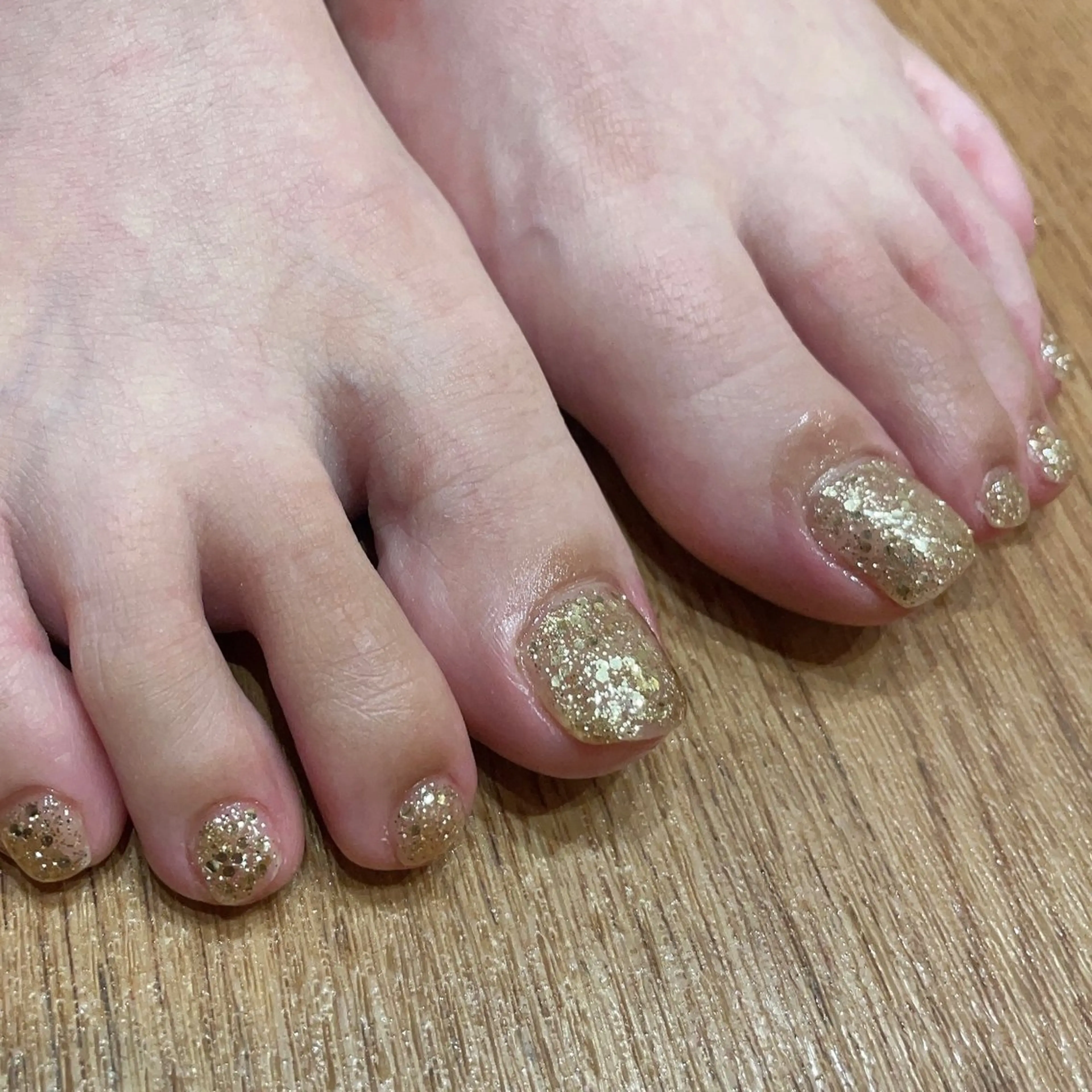 ネイル ラメ(グリッター) ワンカラーネイル フットネイル liberté所属・liberté🫧 新小岩のネイルデザイン