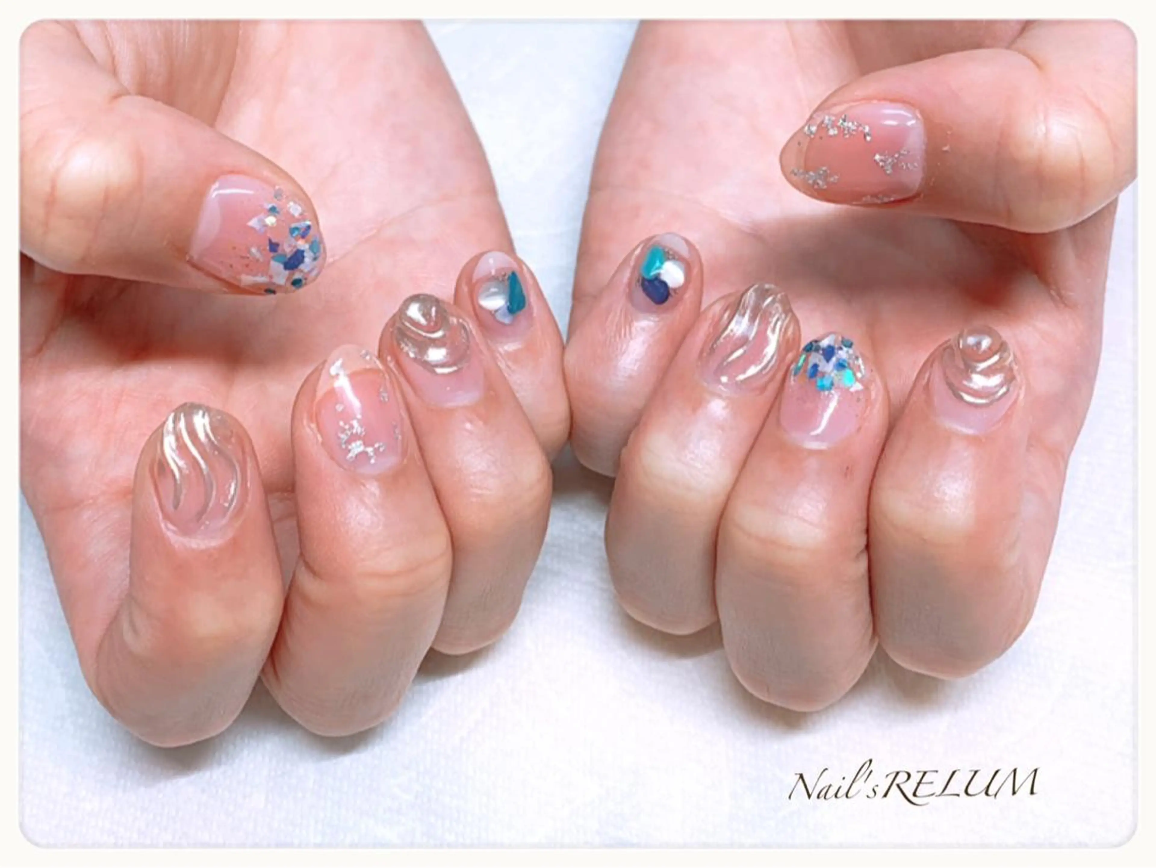 ネイル THECOLORS所属・近貞 莉奈のネイルデザイン