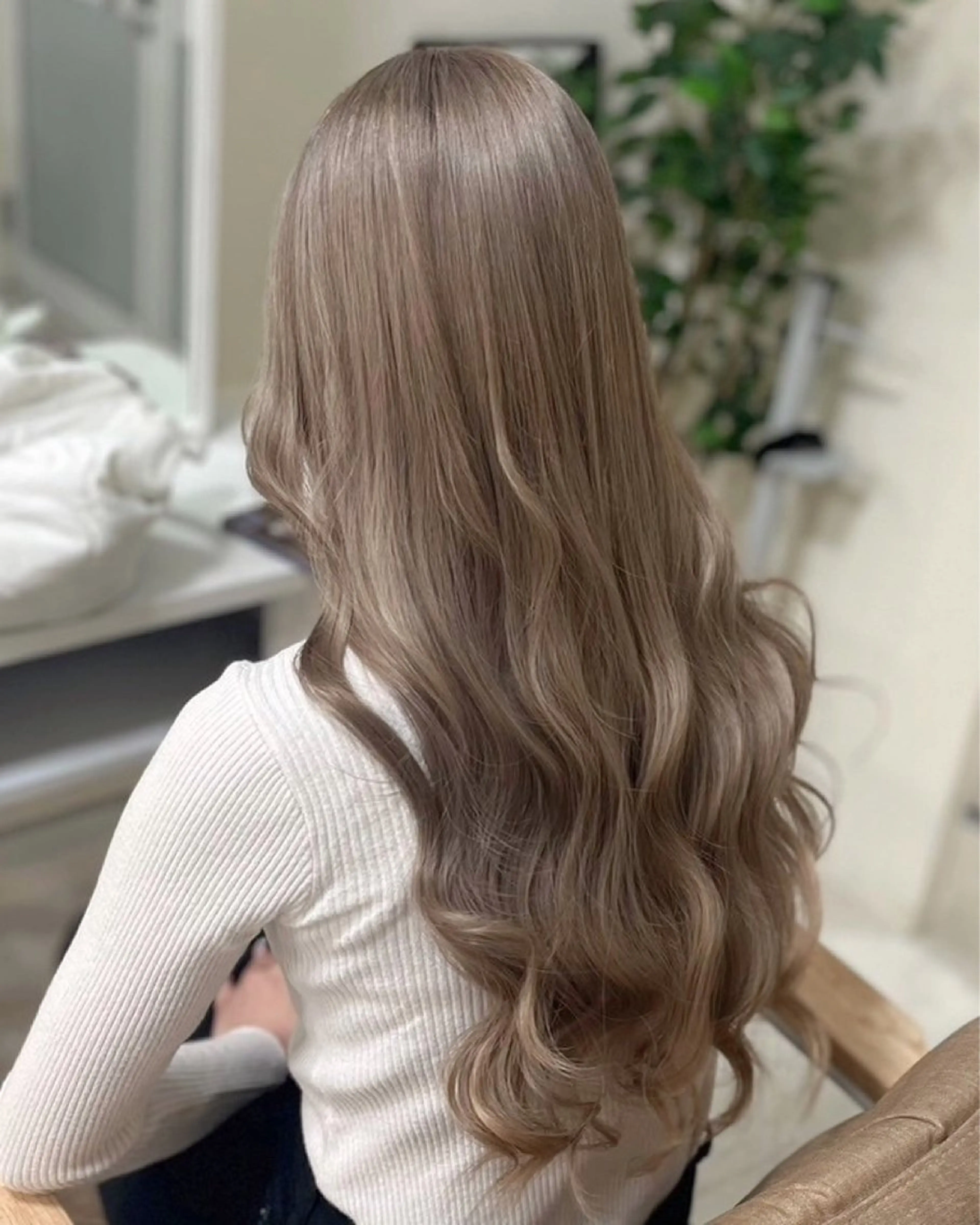 ロング カラー ヘアアレンジ ヘアカラー トリートメント 🩵carina🩵 ハイトーンカラー✂️のヘアスタイル