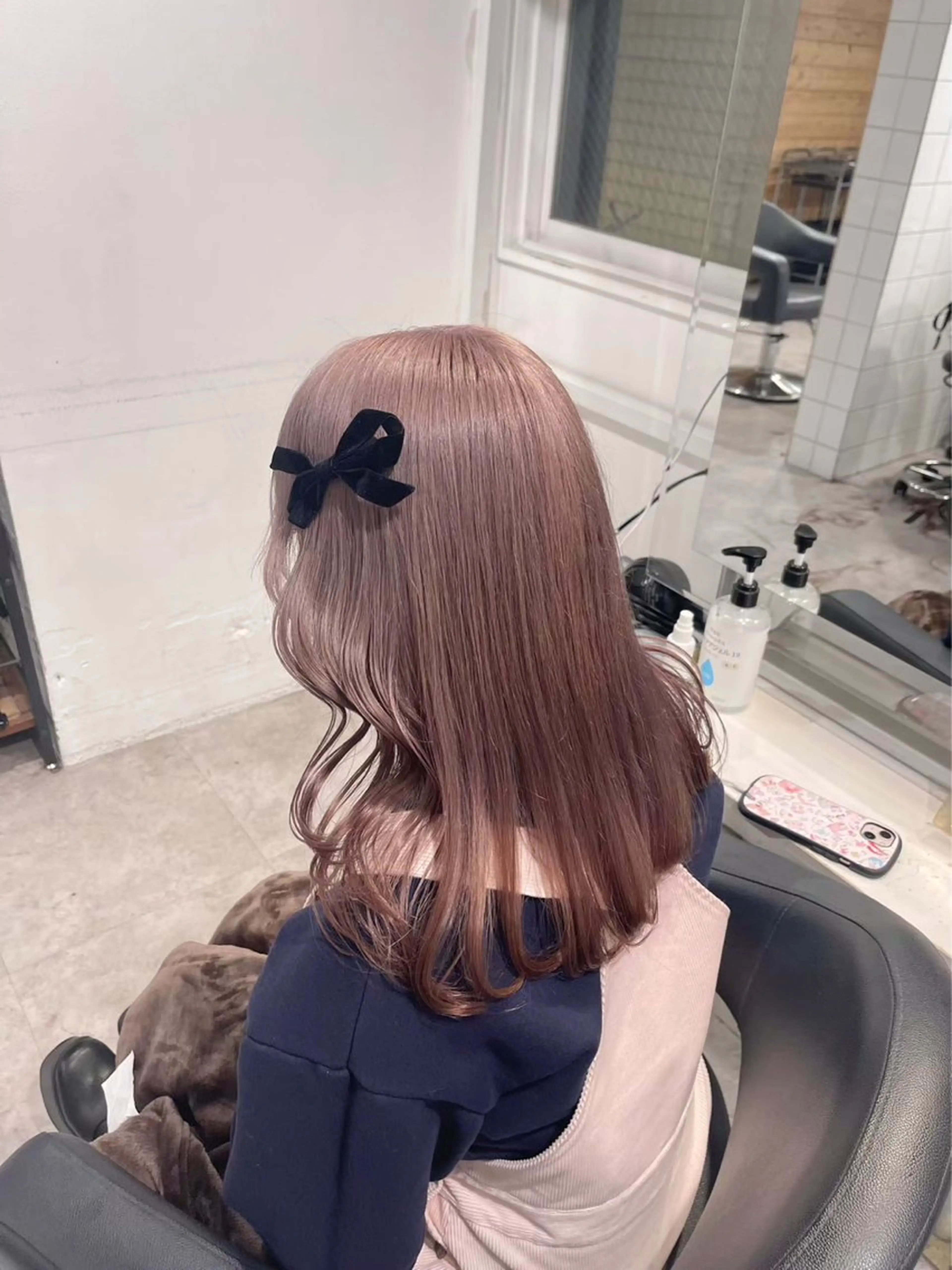 ロング カラー ヘアカラー トリートメント ヘッドスパ ヘアセット 韓国レイヤー🕊️ 柔らかベージュ🧸のヘアスタイル