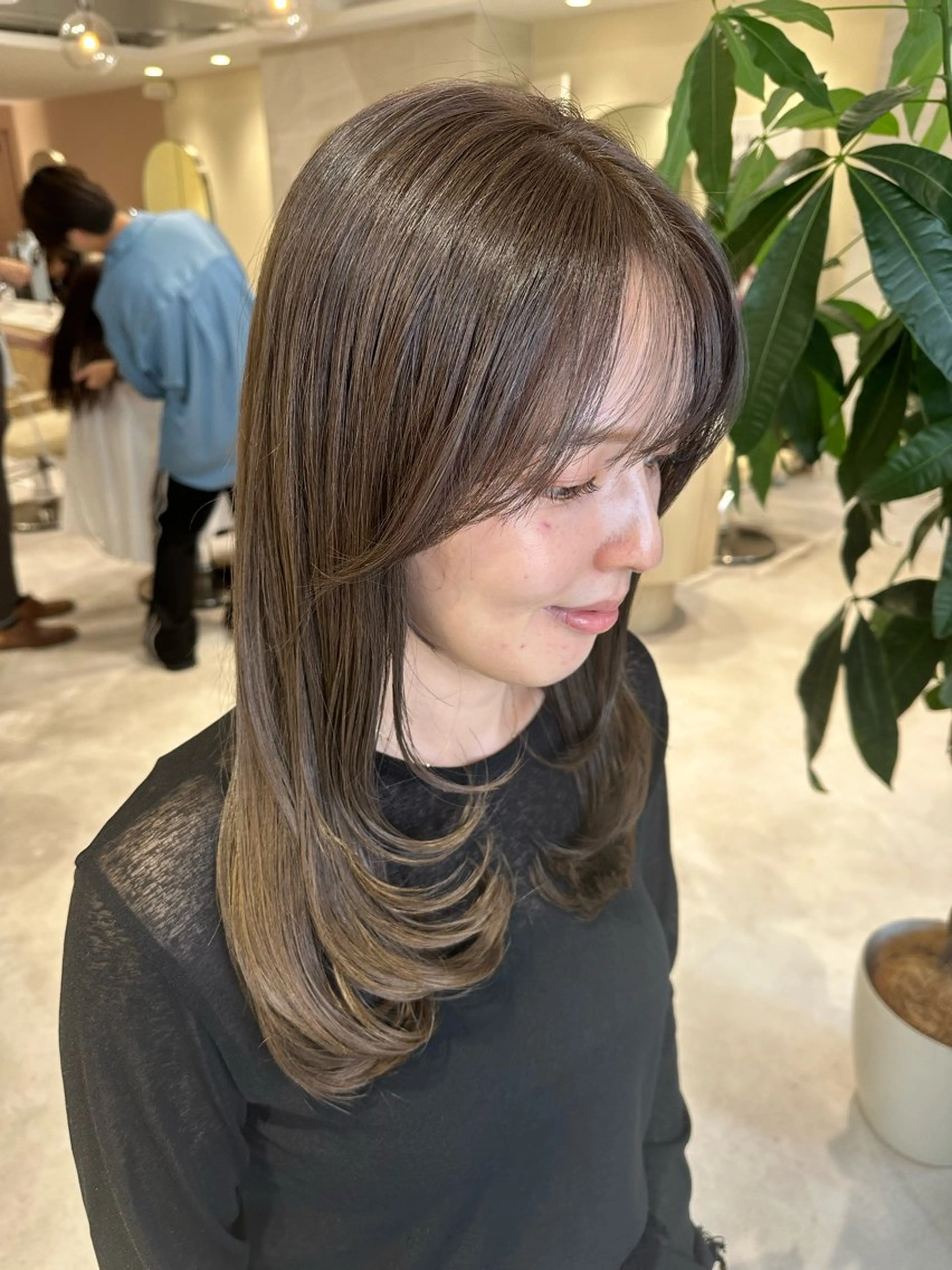 セミロング レイヤーカット 地毛風縮毛矯正/ コウノリナのヘアスタイル