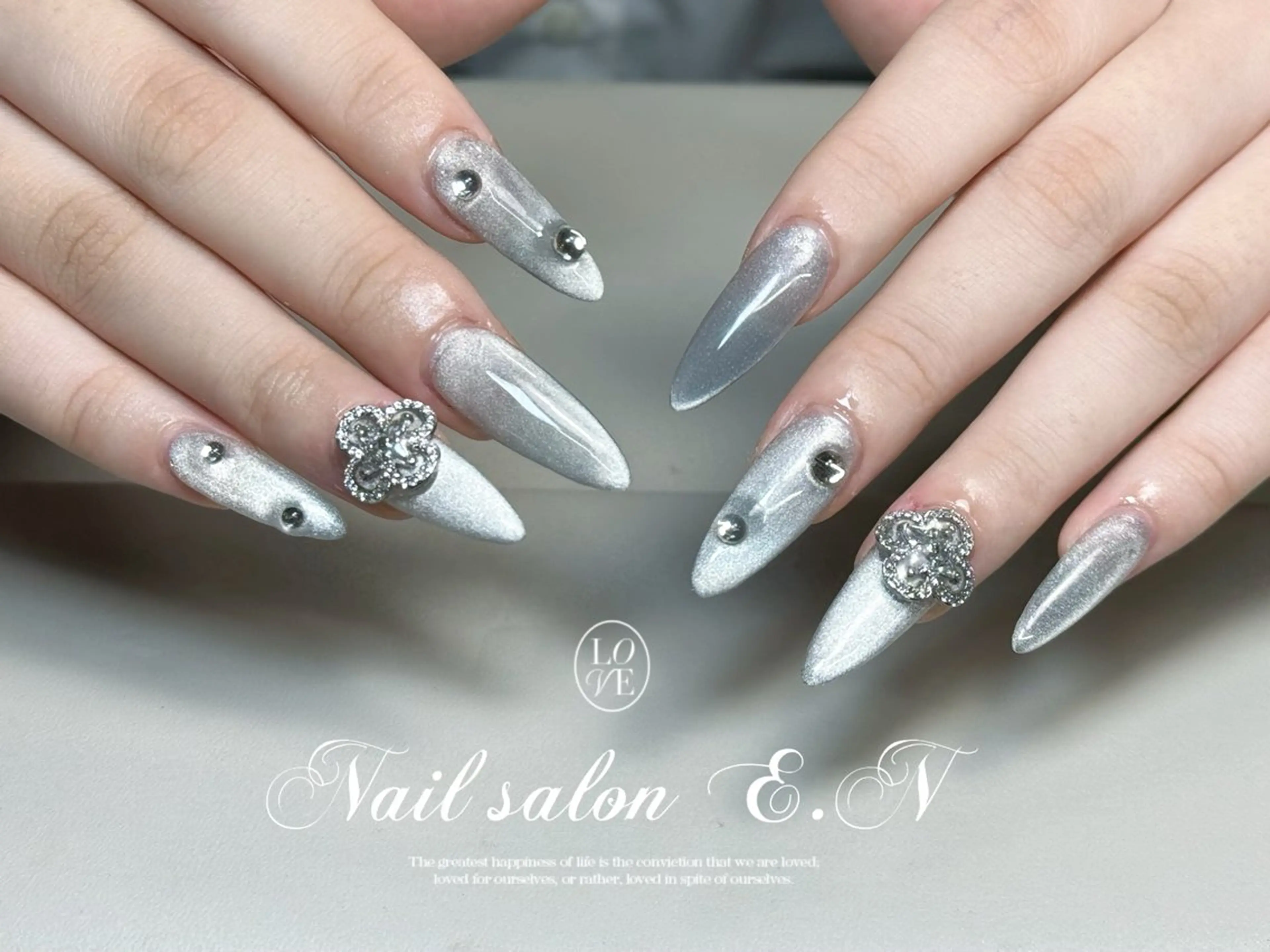 ネイル アートネイル オーロラネイル ガーリー キラキラネイル 韓国ネイル E.N🦋 長さ出し/持ち込みのネイルデザイン