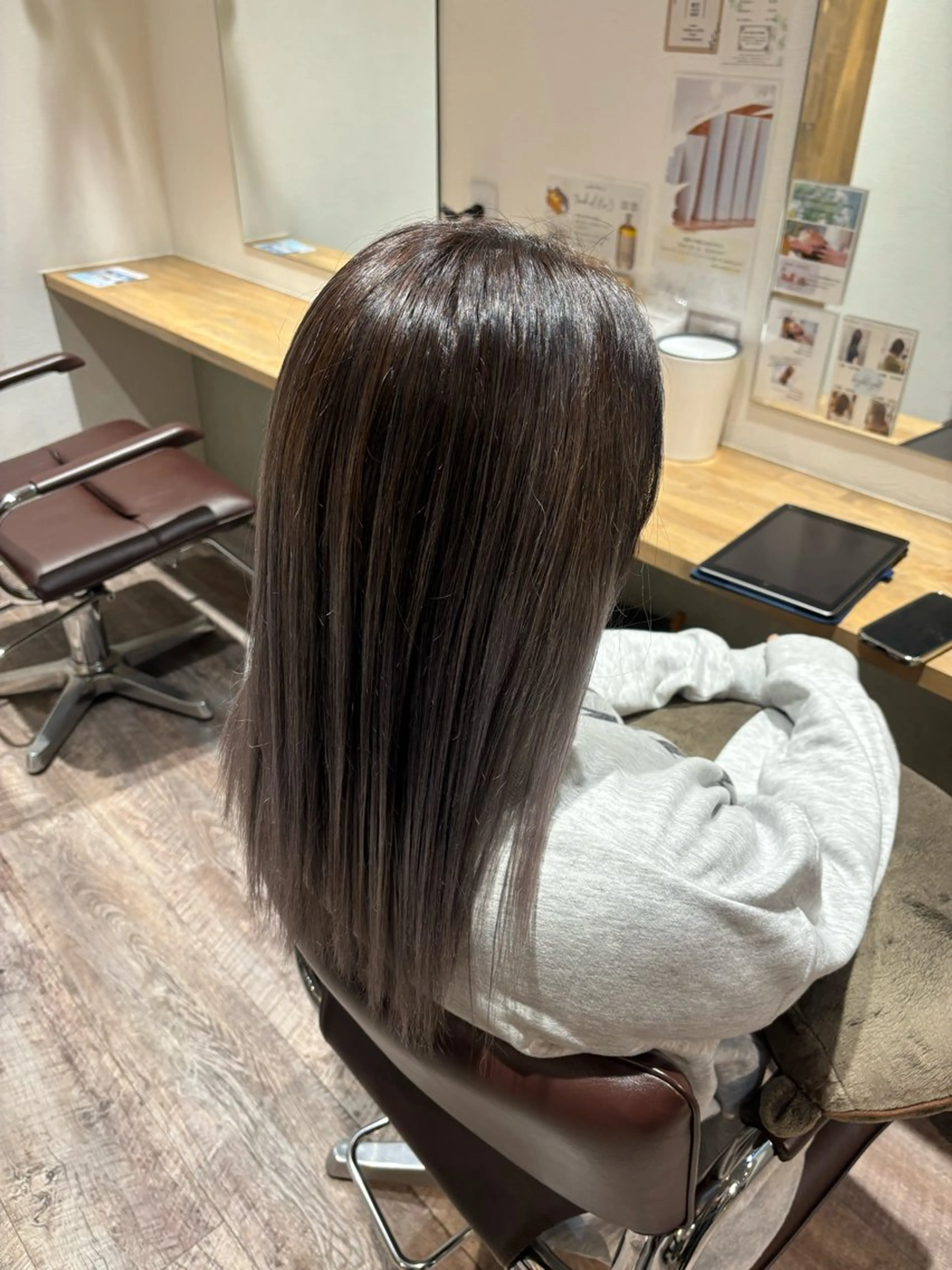 カラー SOL Matsumuraのヘアスタイル