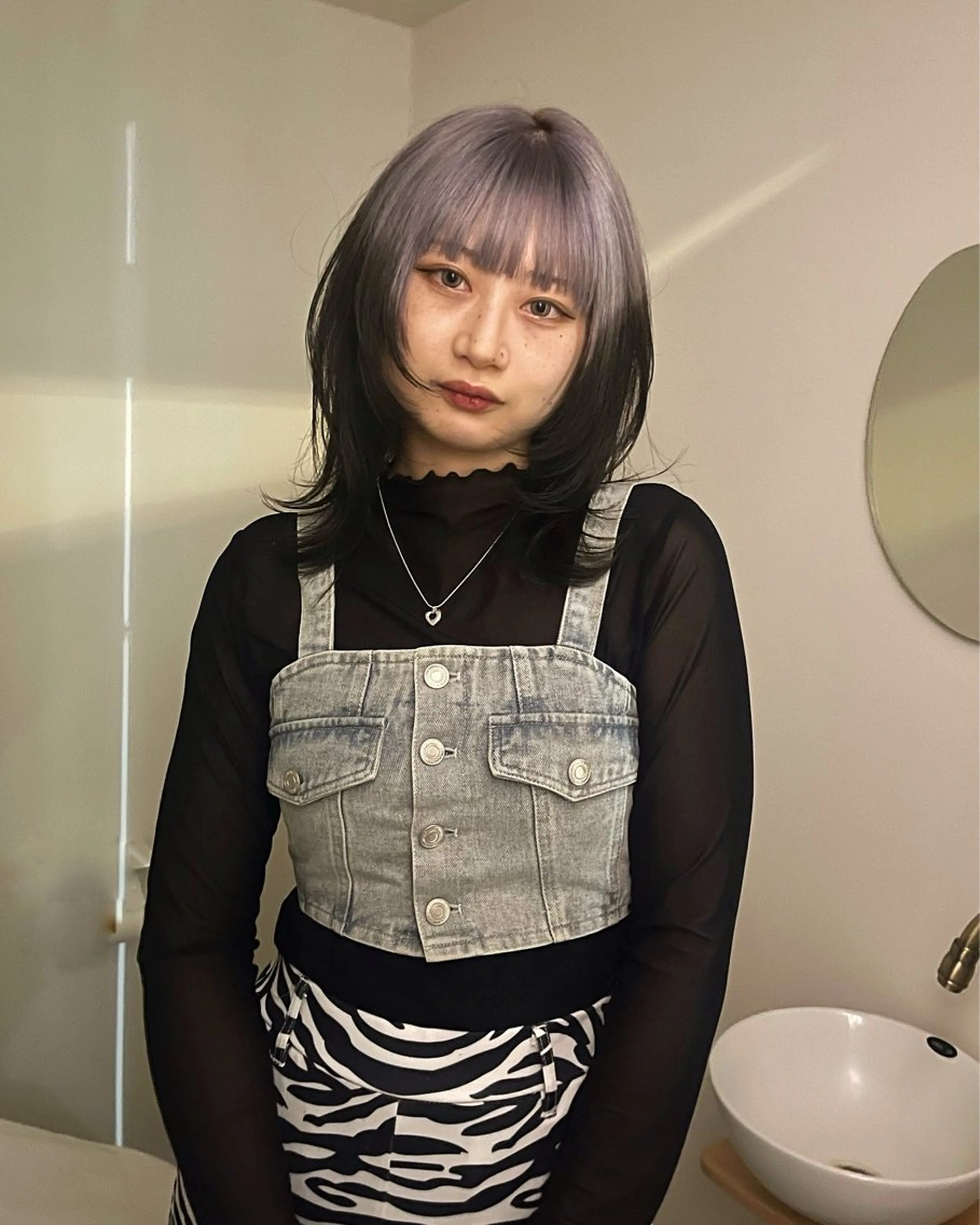 セミロング 顔まわりレイヤー 顔周りカット レイヤーカット ウルフカット デザインカラー /るあんのヘアスタイル