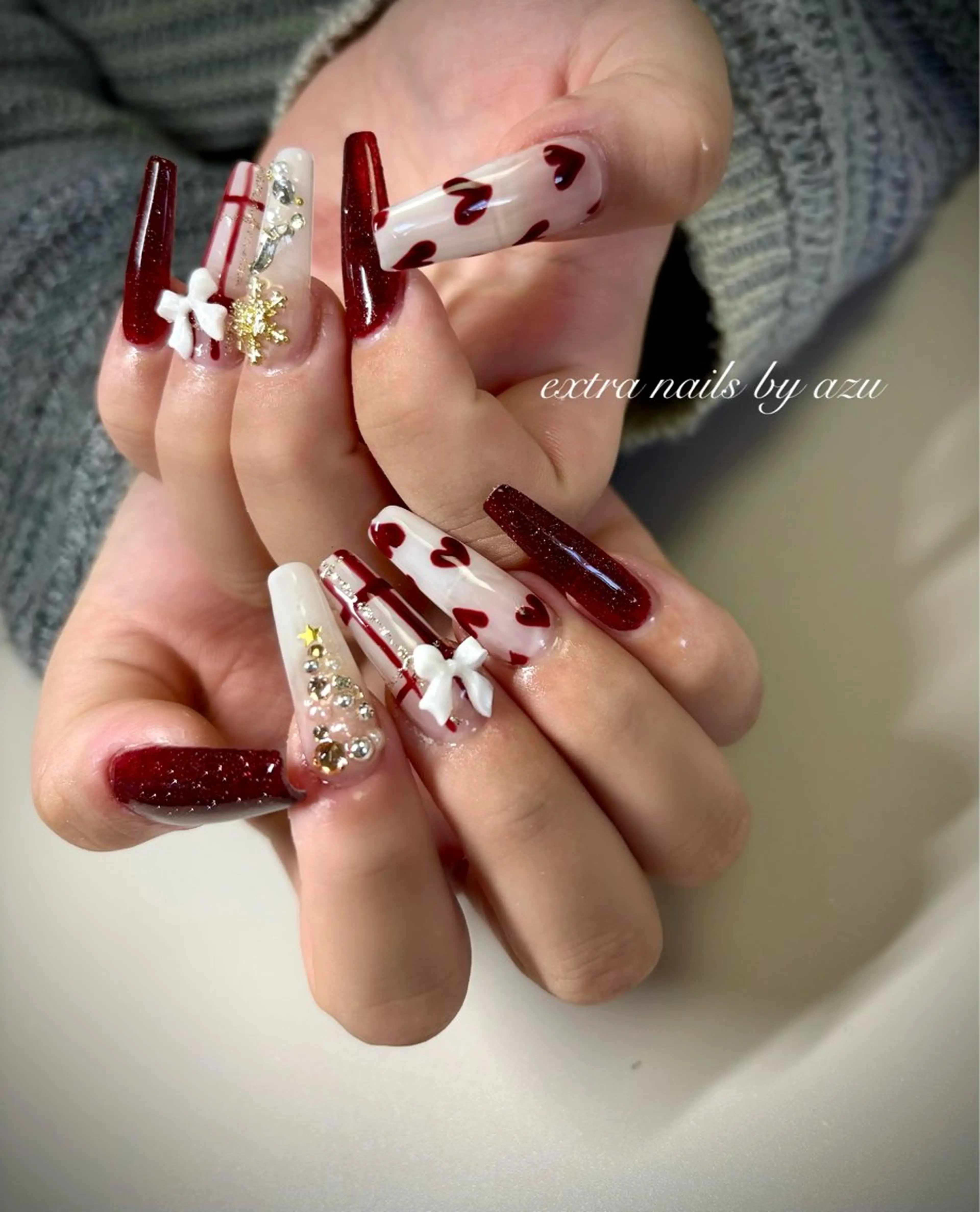 ネイル ハート ロングネイル ネイルチップ 冬ネイル クリスマス ハンドネイル extranails ／lemellaのネイルデザイン