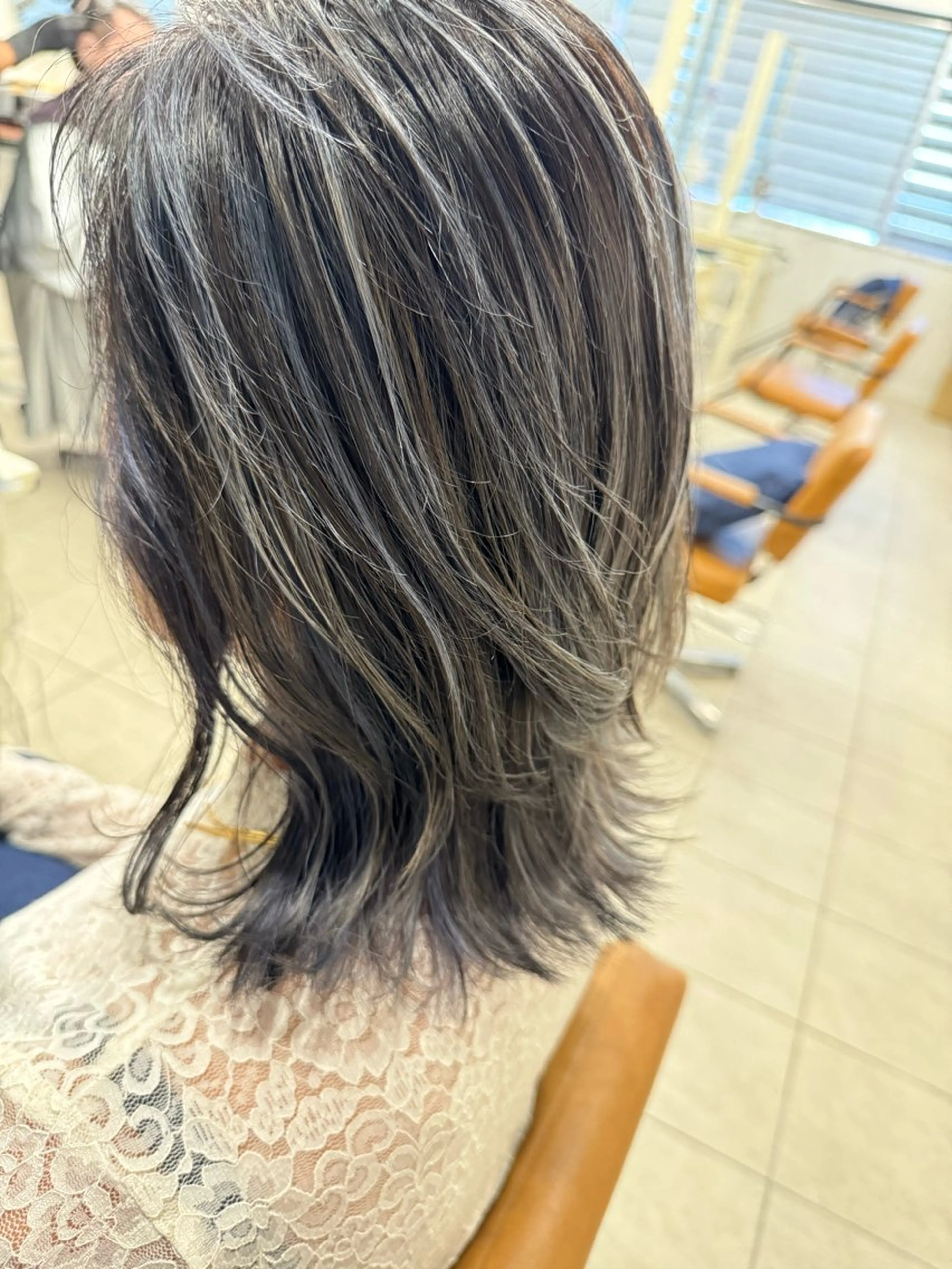 カラー ○HITOMI ○のヘアスタイル