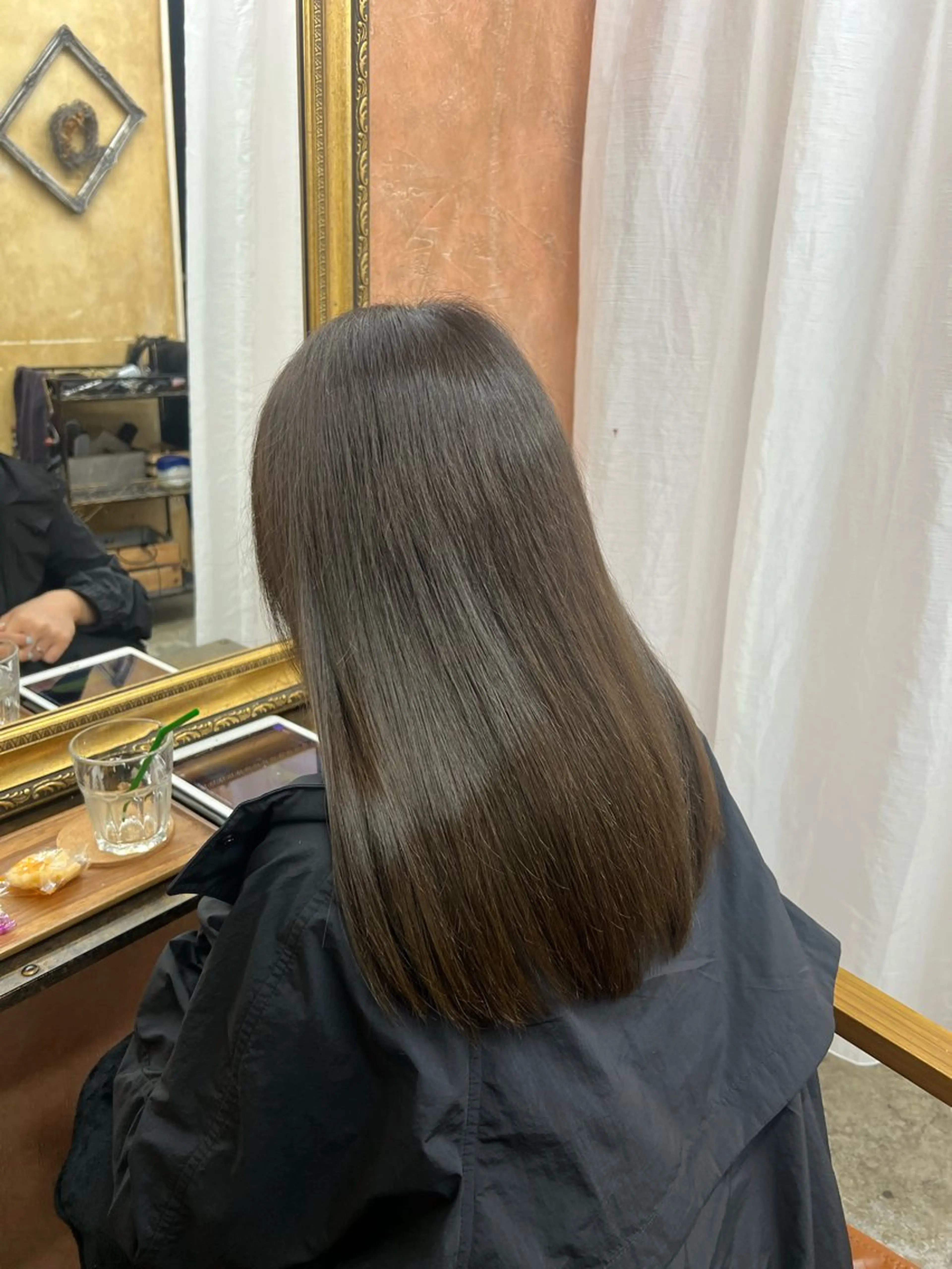 セミロング ヘアカラー ともざねゆか UniQのヘアスタイル