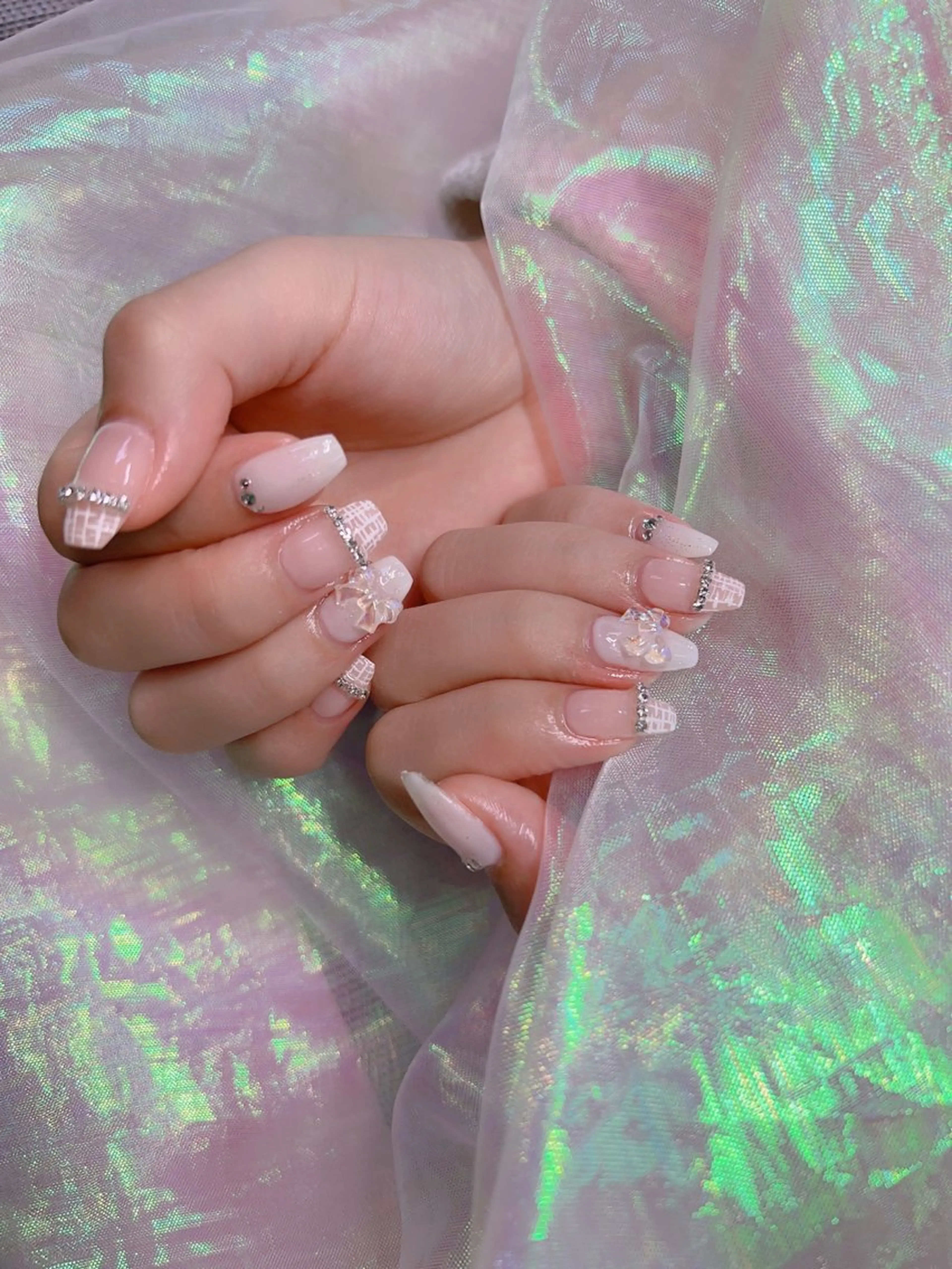 ネイル チークネイル マグネットネイル 持ち込み ニュアンスネイル シンプルネイル インフィニティ ネイルサロンのネイルデザイン