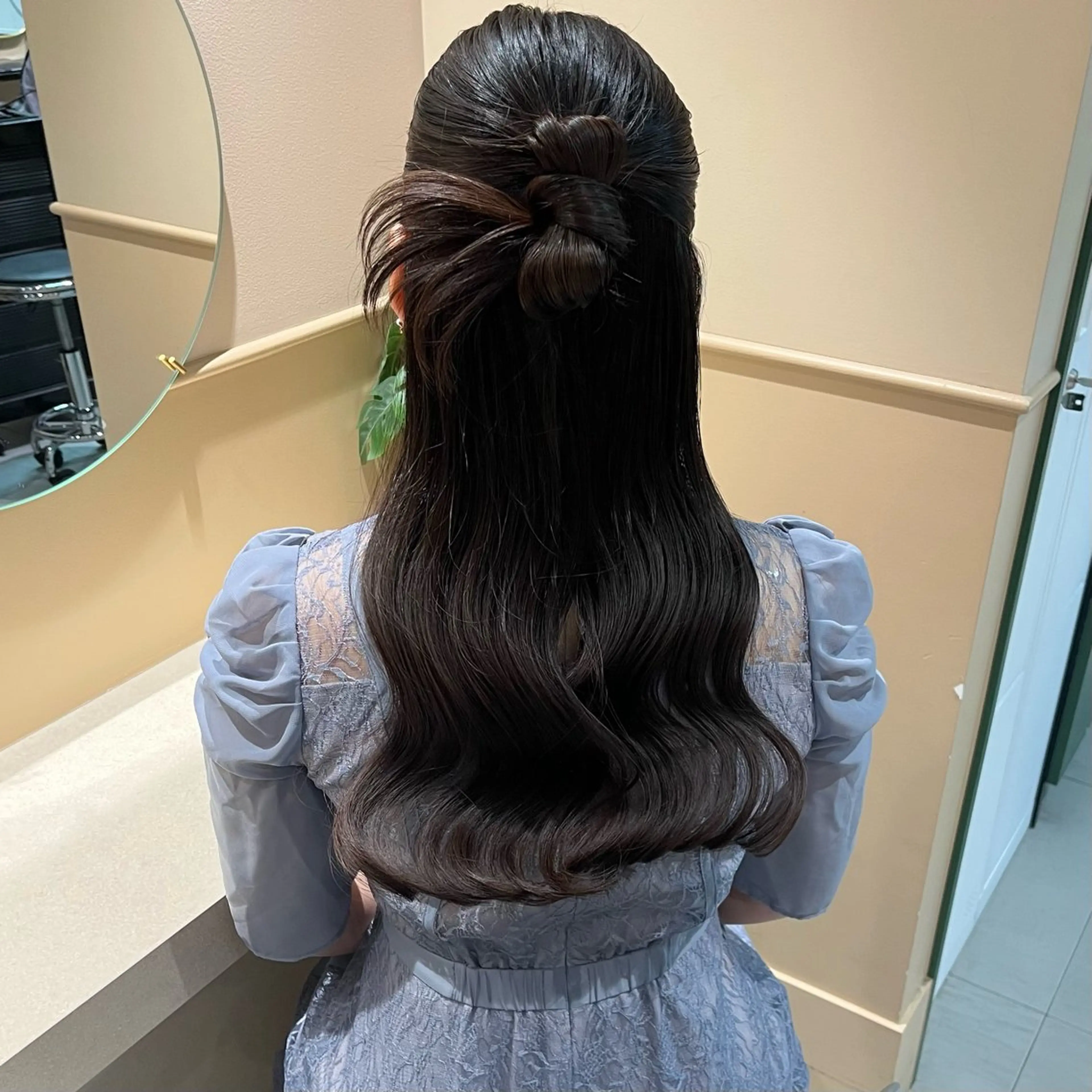 ロング ヘアアレンジ ハーフアップ ヘアセット 🫧tomoka 透明感カラー🫧のヘアスタイル