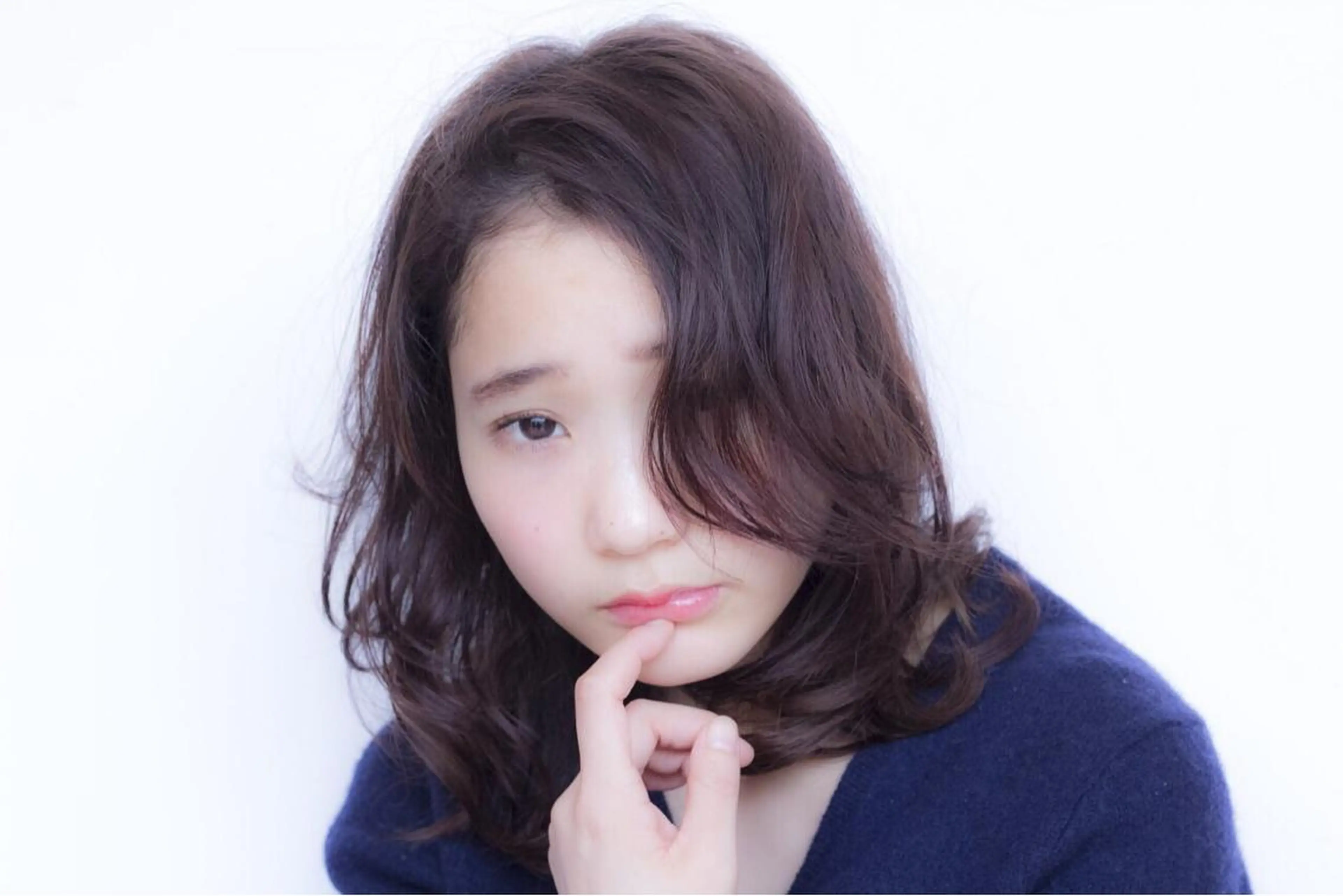 ミディアム THE DAY所属・AKI HASHIMOTOのヘアスタイル