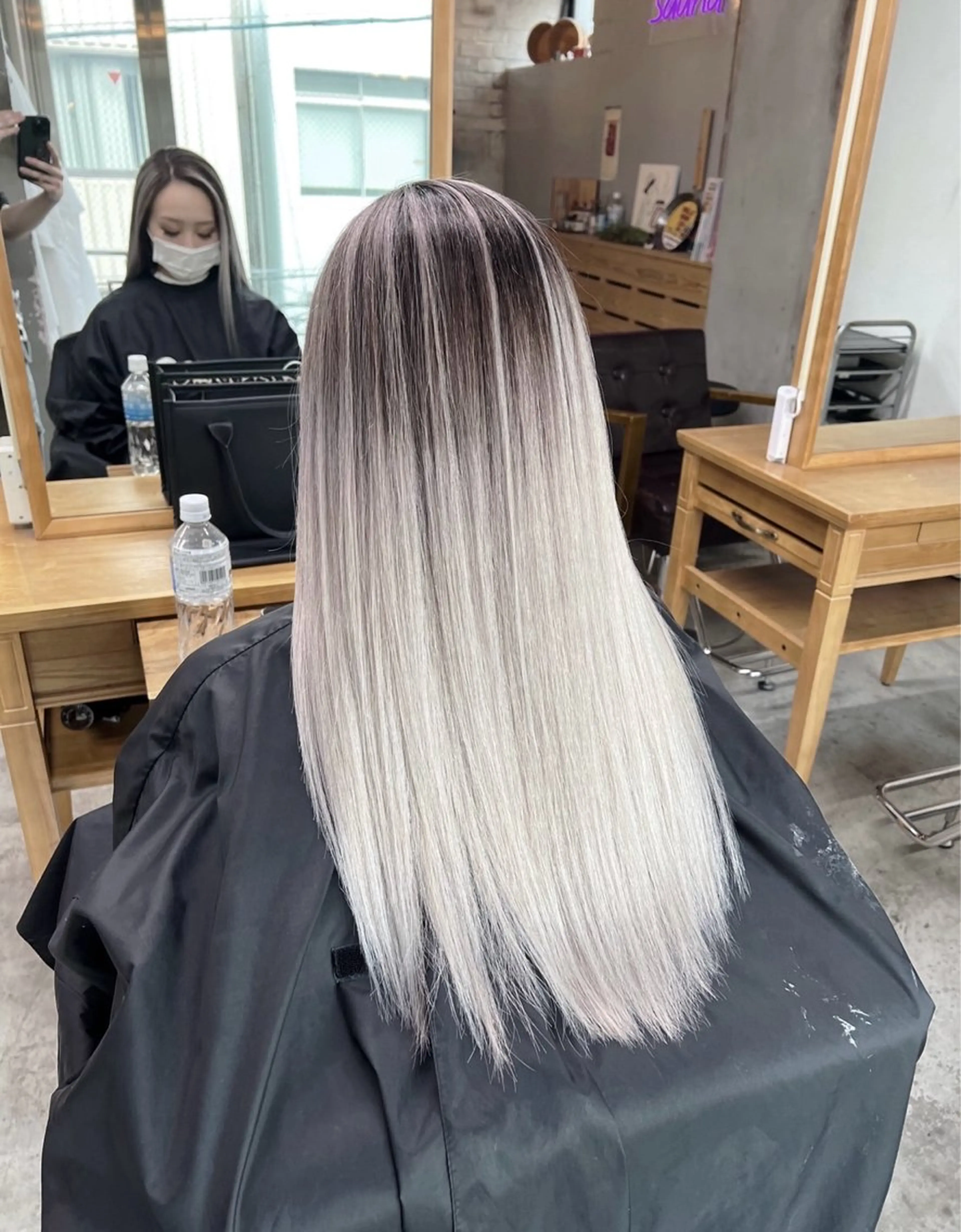 ロング カラー バレイヤージュ シルバー ホワイトシルバー レイヤーカット ヘアカラー トリートメント ROBIN所属・指名数No.1 /NAOYAのヘアスタイル