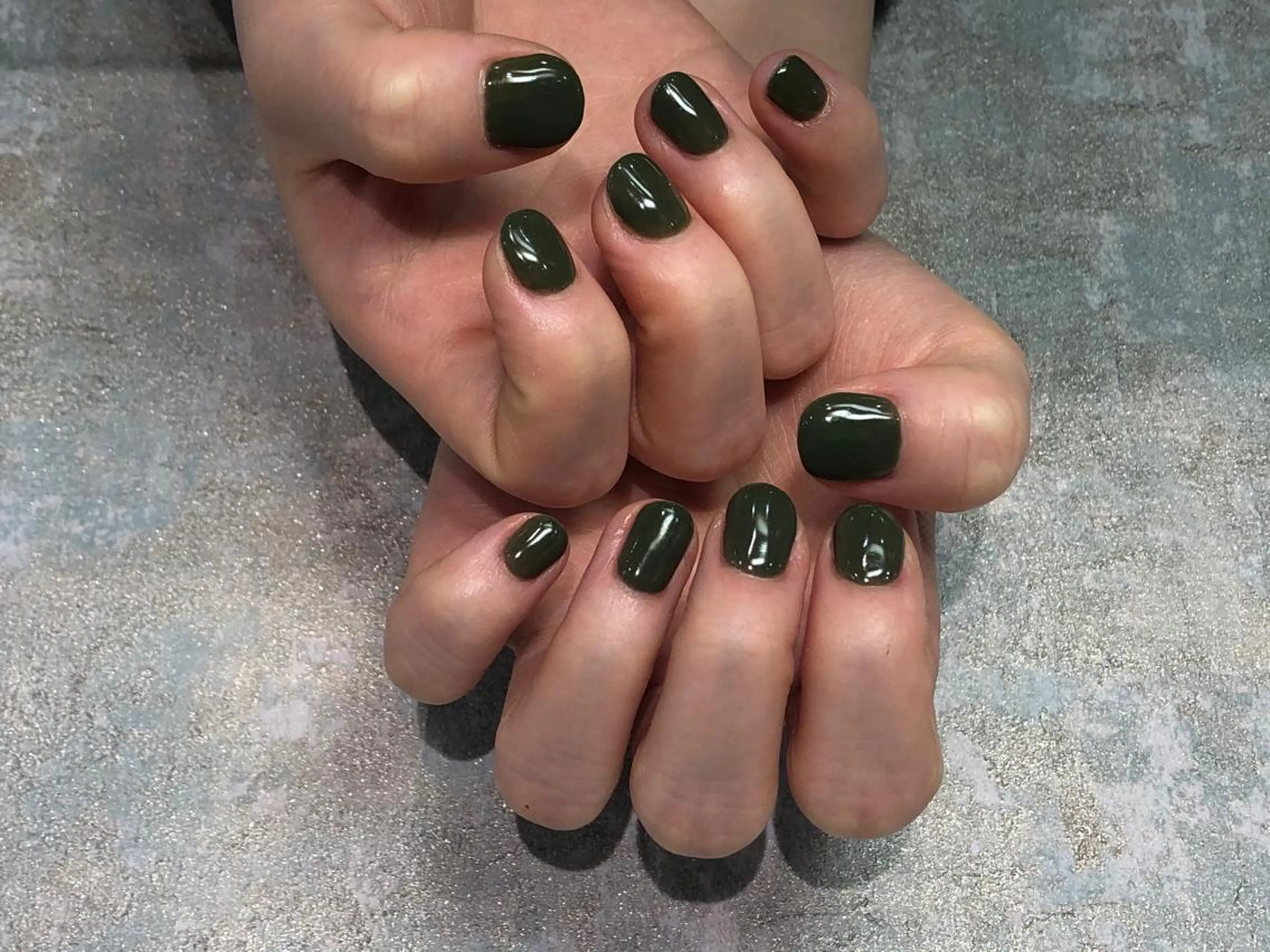 ネイル グリーン ワンカラーネイル ハンドネイル fairy 村居 愛香のネイルデザイン