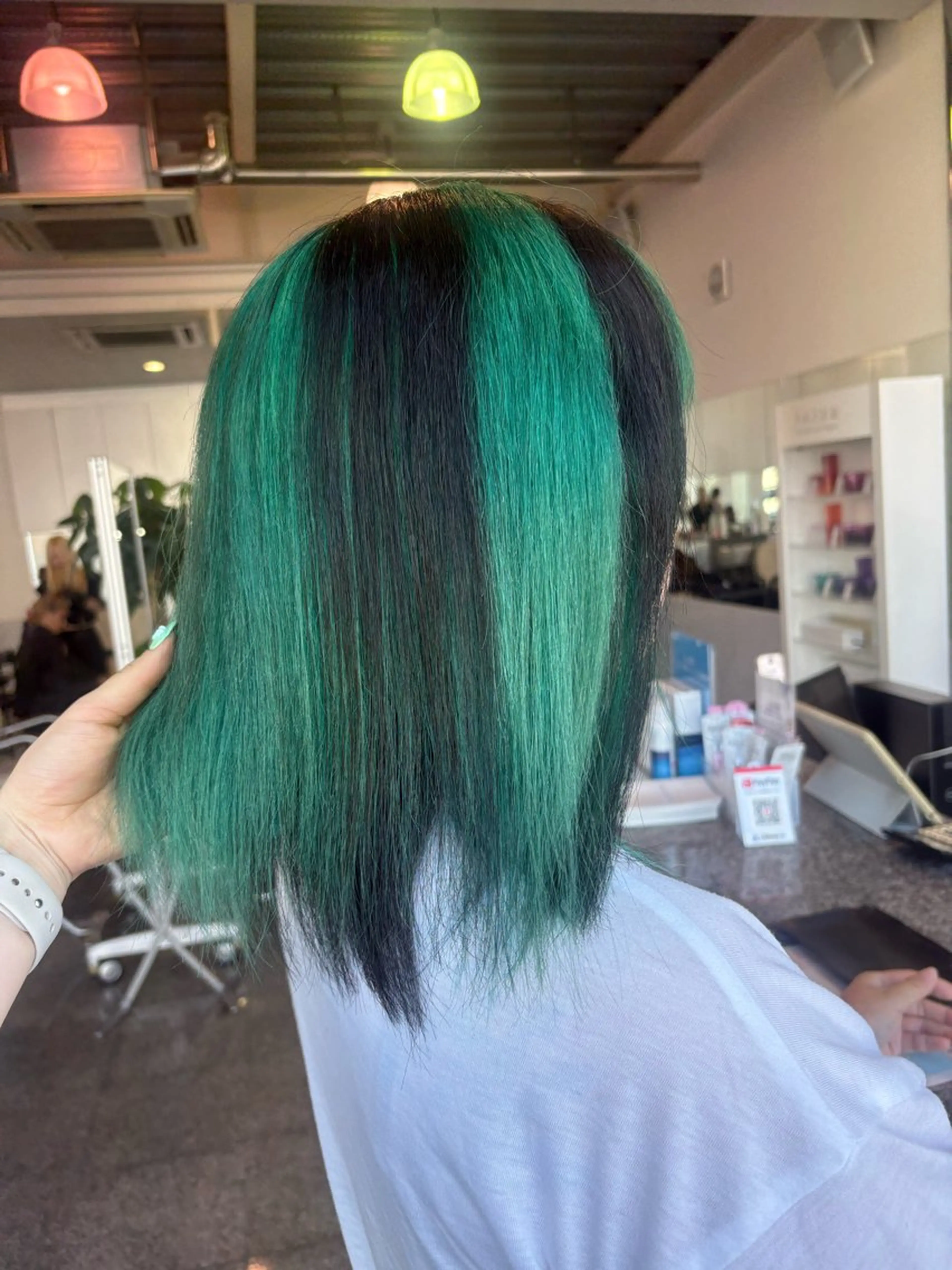 ミディアム カラー 黒髪 デザインカラー カット ヘアカラー トリートメント ハイトーン/ブリーチ 🤍足立里湖のヘアスタイル