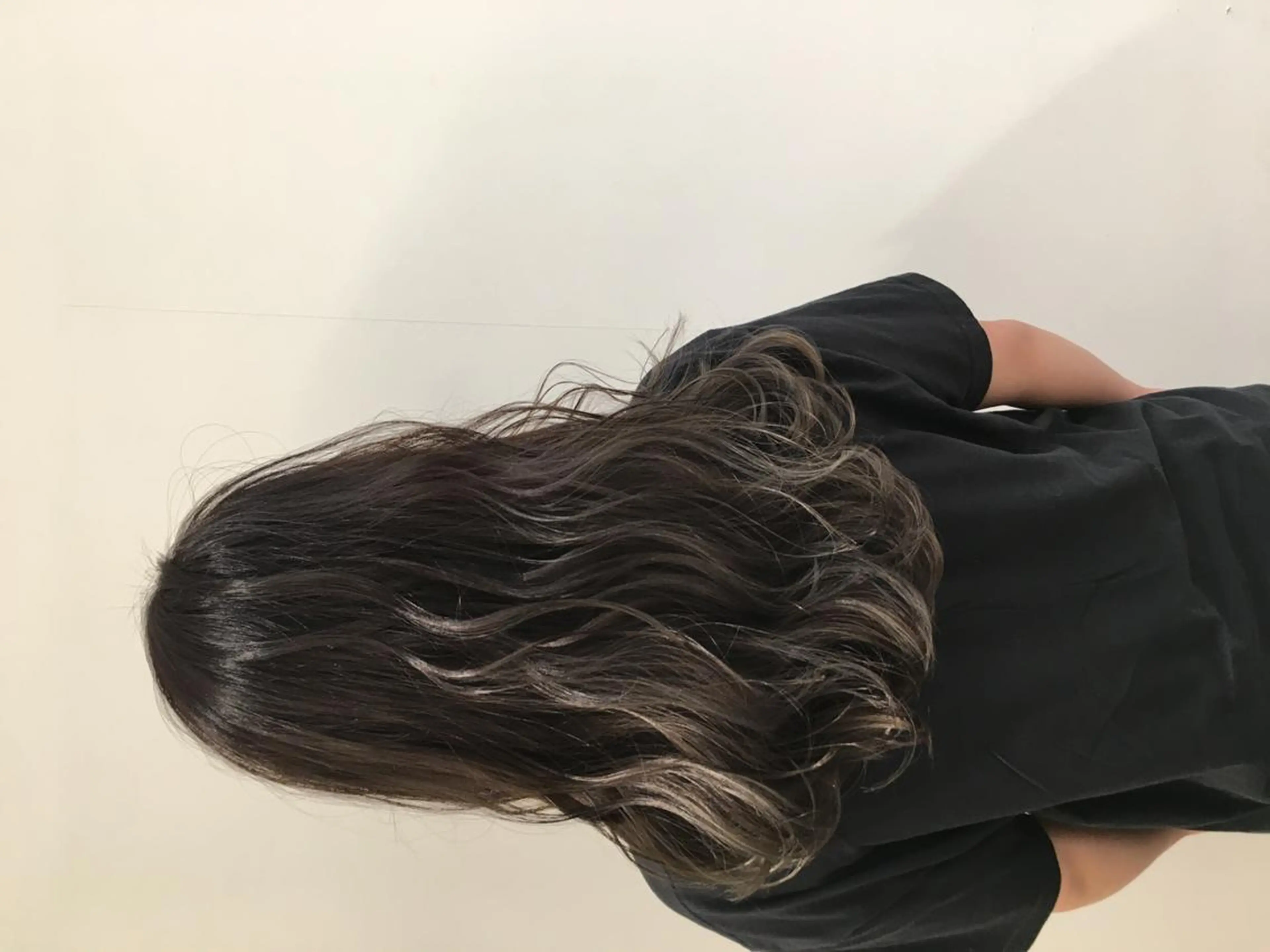 ミディアム due hair 京都駅前店 MILBON オージュア認定サロン【デューヘアー】所属・ハイトーンブリーチ 土坂　由志【京都】のヘアスタイル