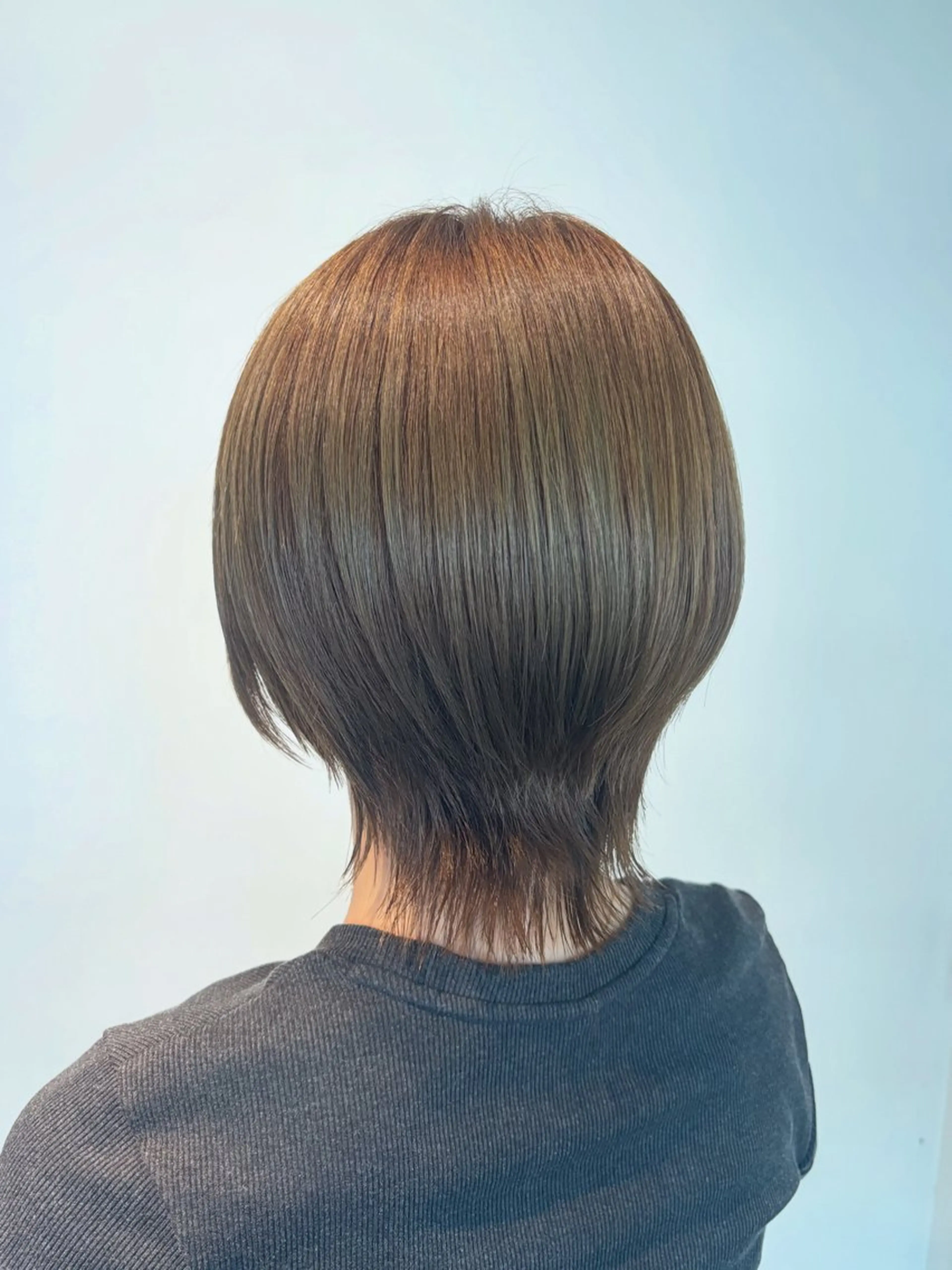 ショート カラー ベージュカラー ブリーチ ブリーチなしカラー オリーブベージュ カット ヘアカラー トリートメント 透明感カラー 🐺黛杏香🐺のヘアスタイル