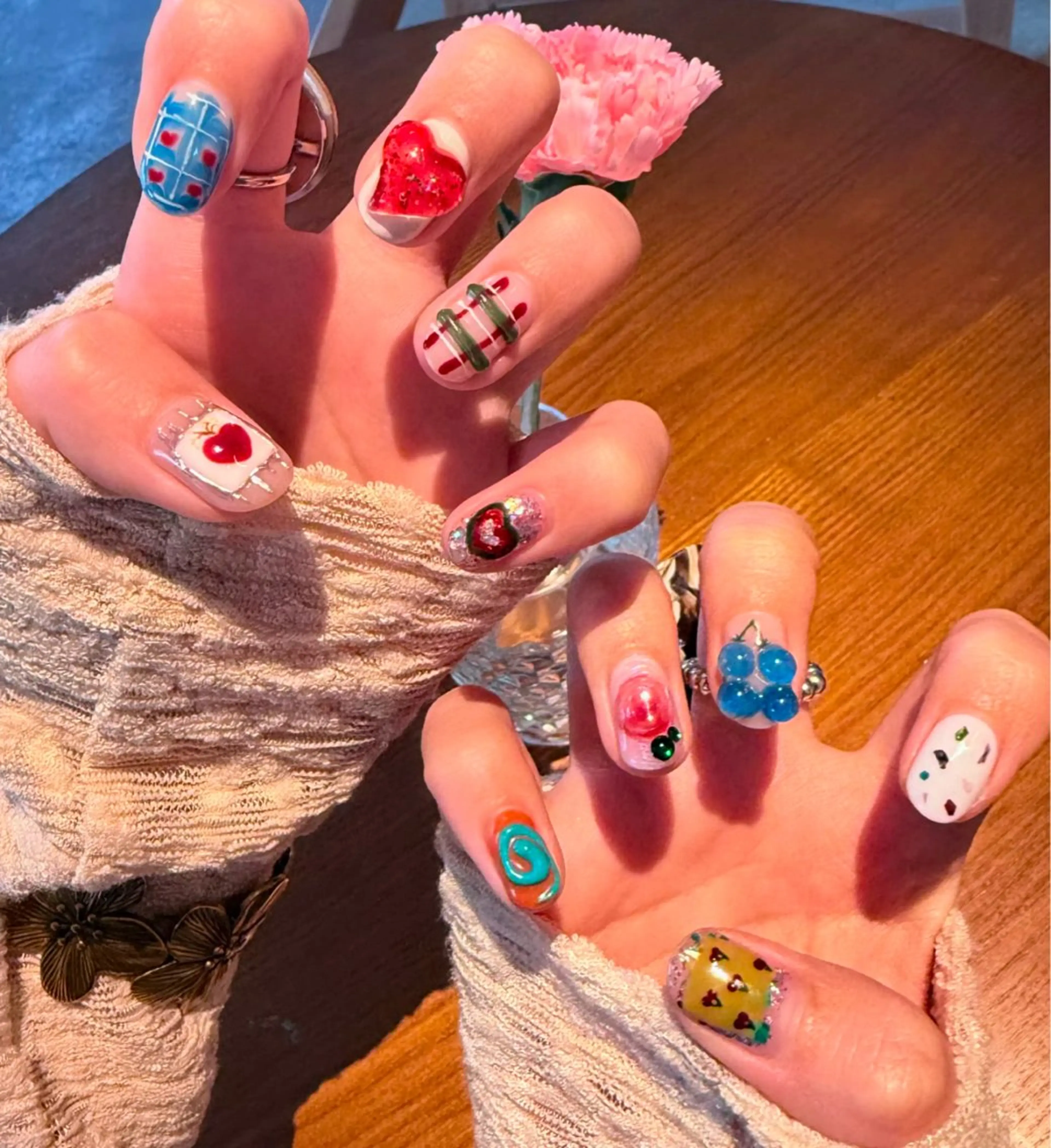 ネイル アートネイル オーロラネイル チークネイル フレンチネイル ガラスフレンチ ハンドネイル 🎀🎀YooLi Nail Salonのネイルデザイン