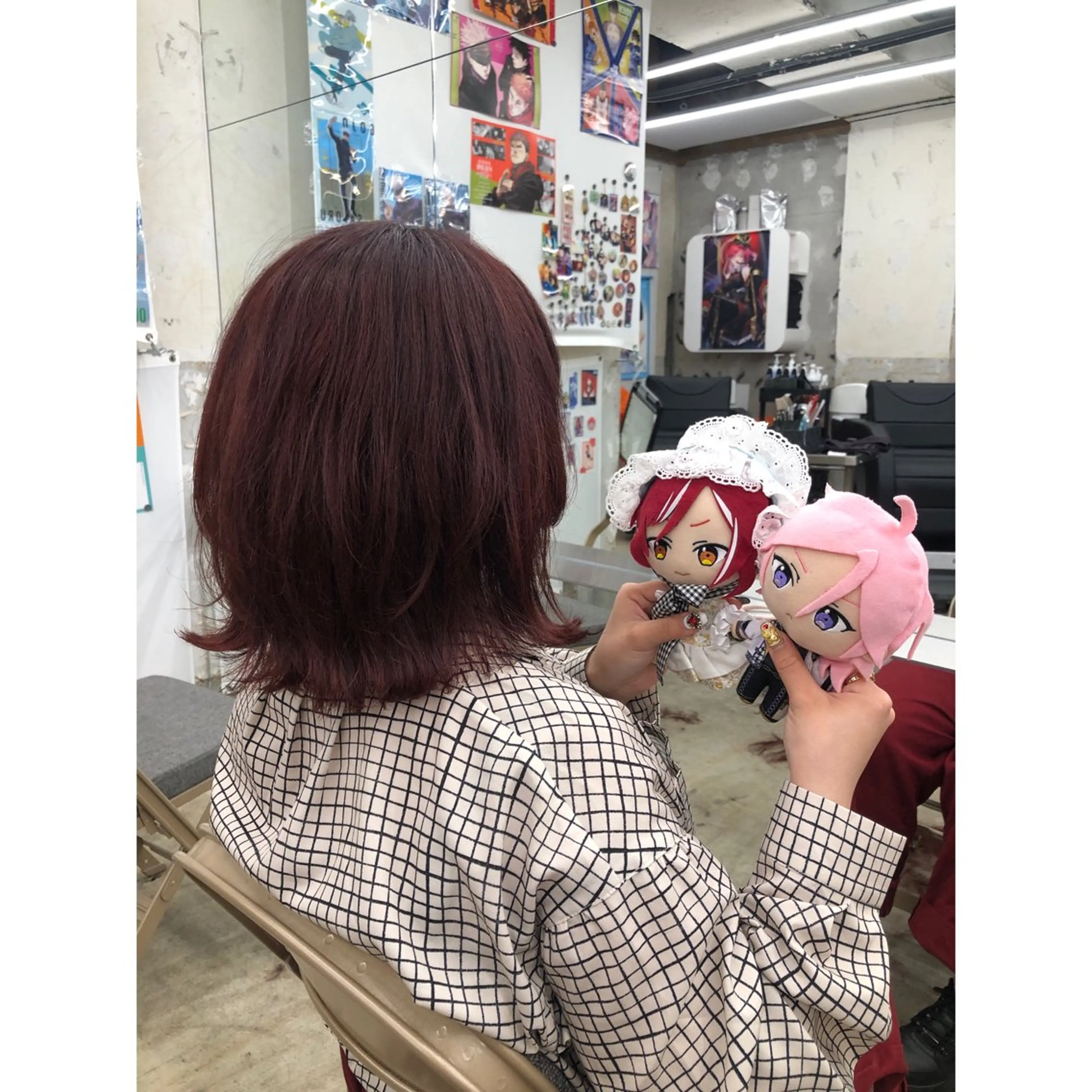 ミディアム カラー ブリーチ ブラウンカラー レッドカラー レッドブラウン レイヤーカット 推しカラー✨ オタク美容師ユウカのヘアスタイル