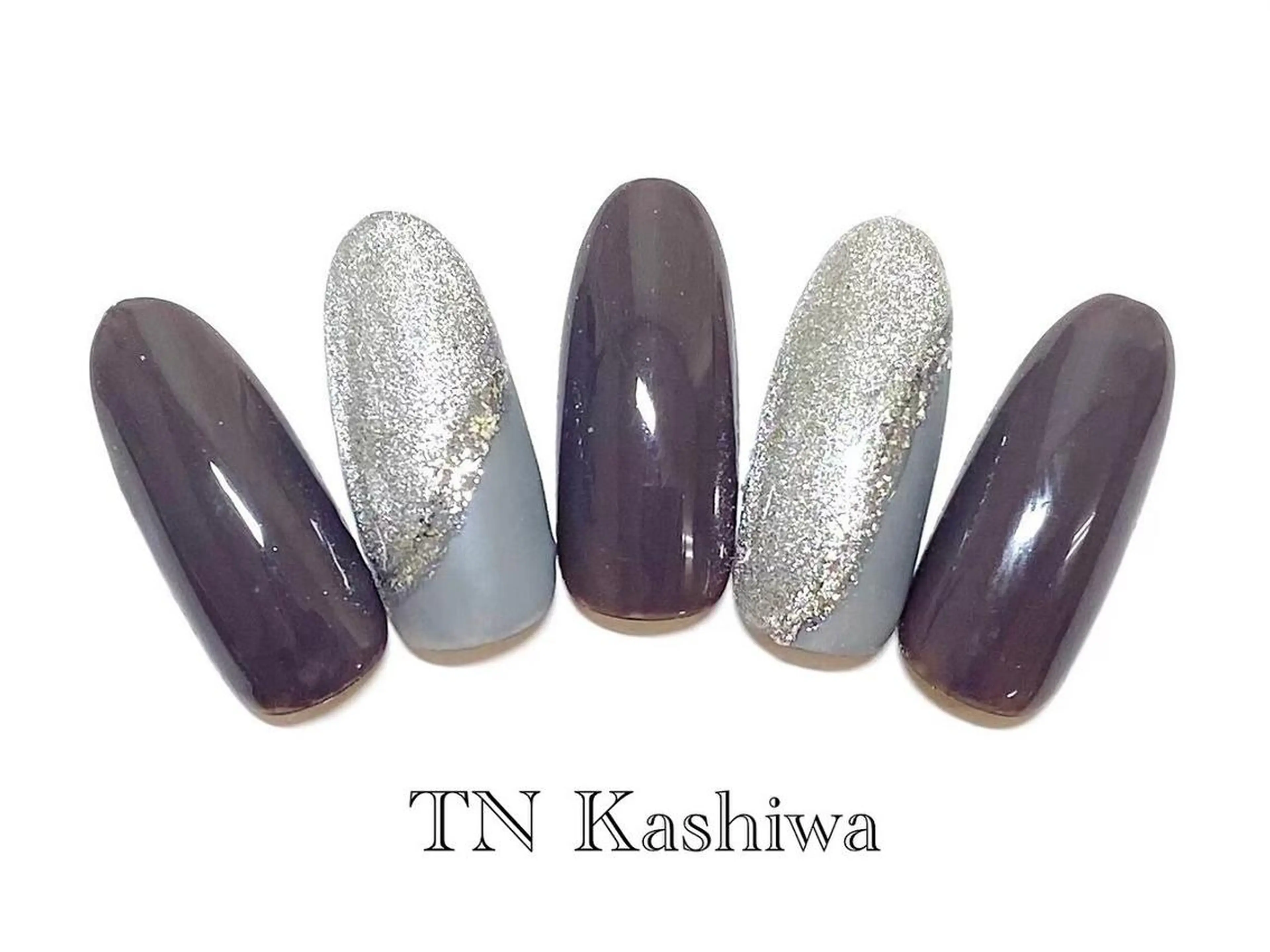 ネイル 大隅 和奈のネイルデザイン