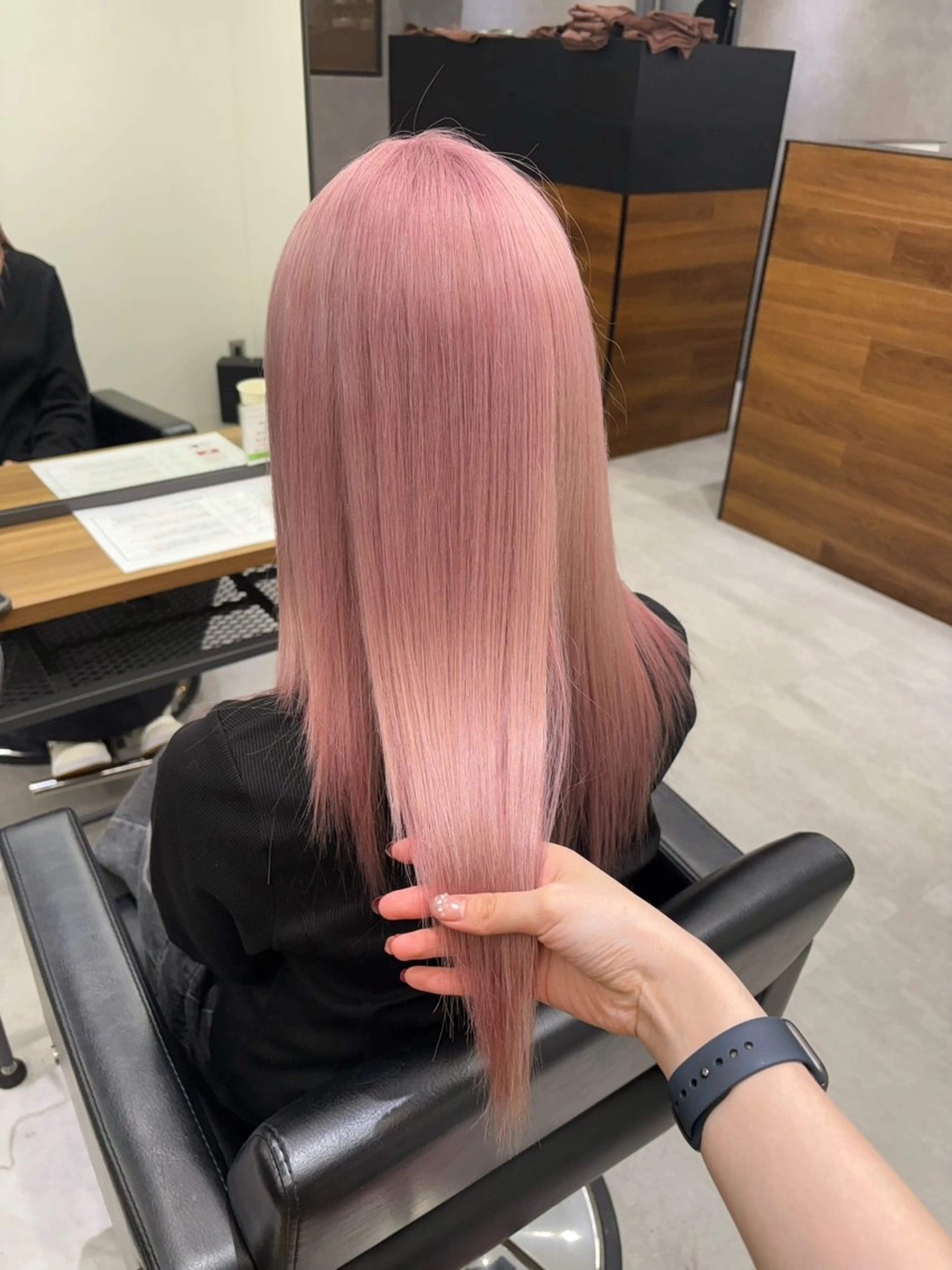 ロング カラー ブリーチ ピンクカラー ホワイトピンク ヘアカラー ENA💗NEXT /ハイトーンエクステのヘアスタイル