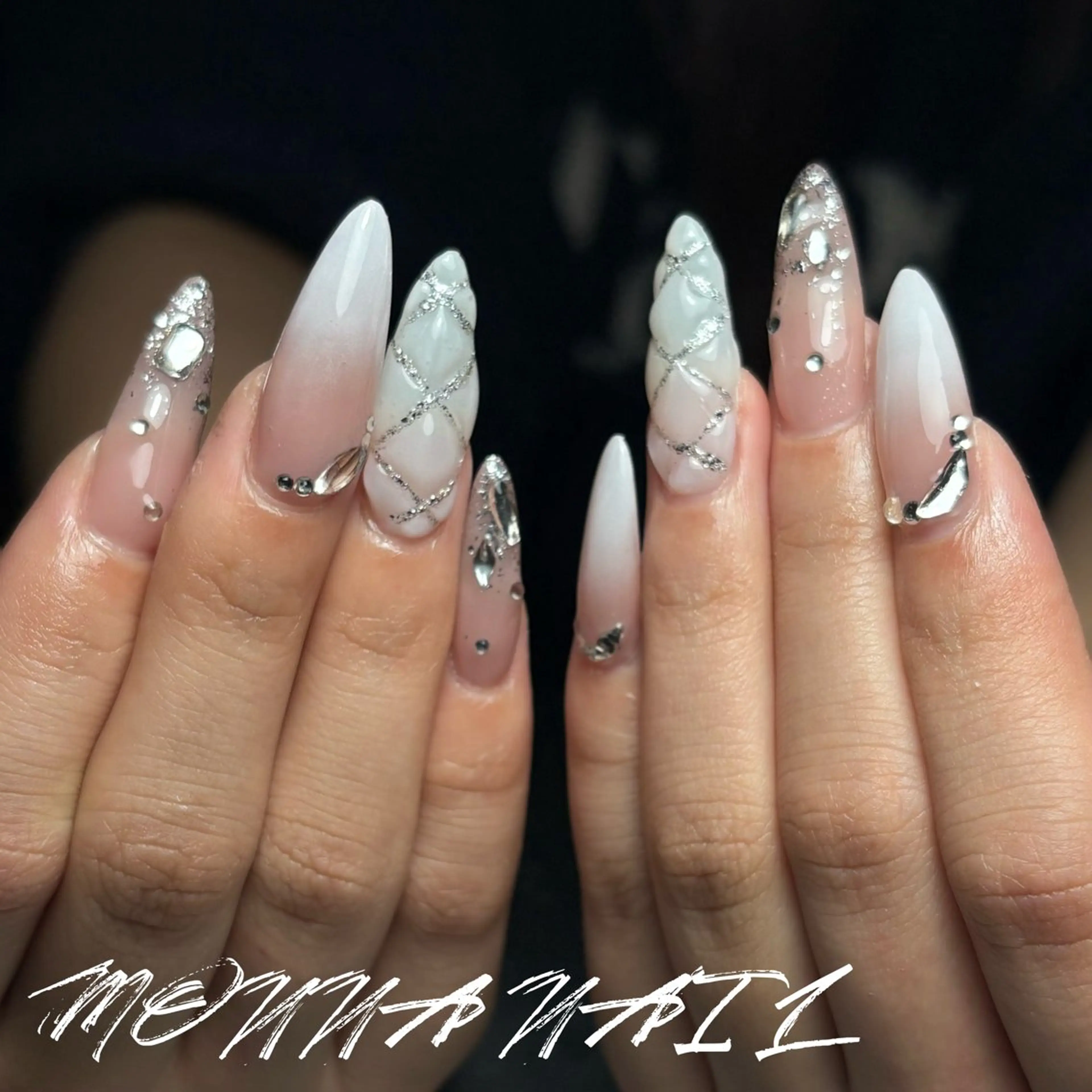 ネイル アートネイル ロングネイル シンプルネイル ハンドネイル モンナ CCのネイルデザイン