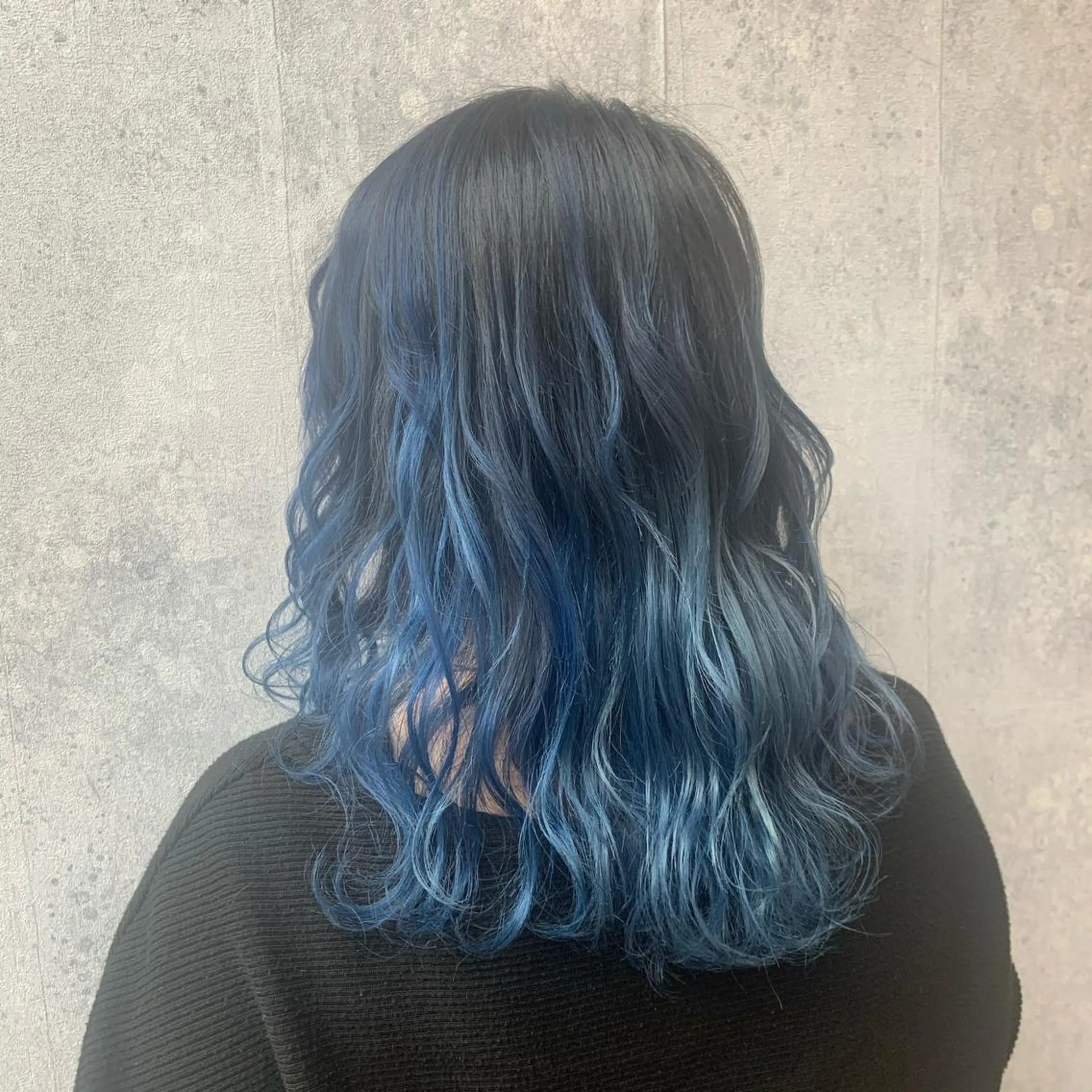 [ケアブリーチ］ファイバープレックスブリーチ使用ダブルカラー(全体ブリーチ)の写真