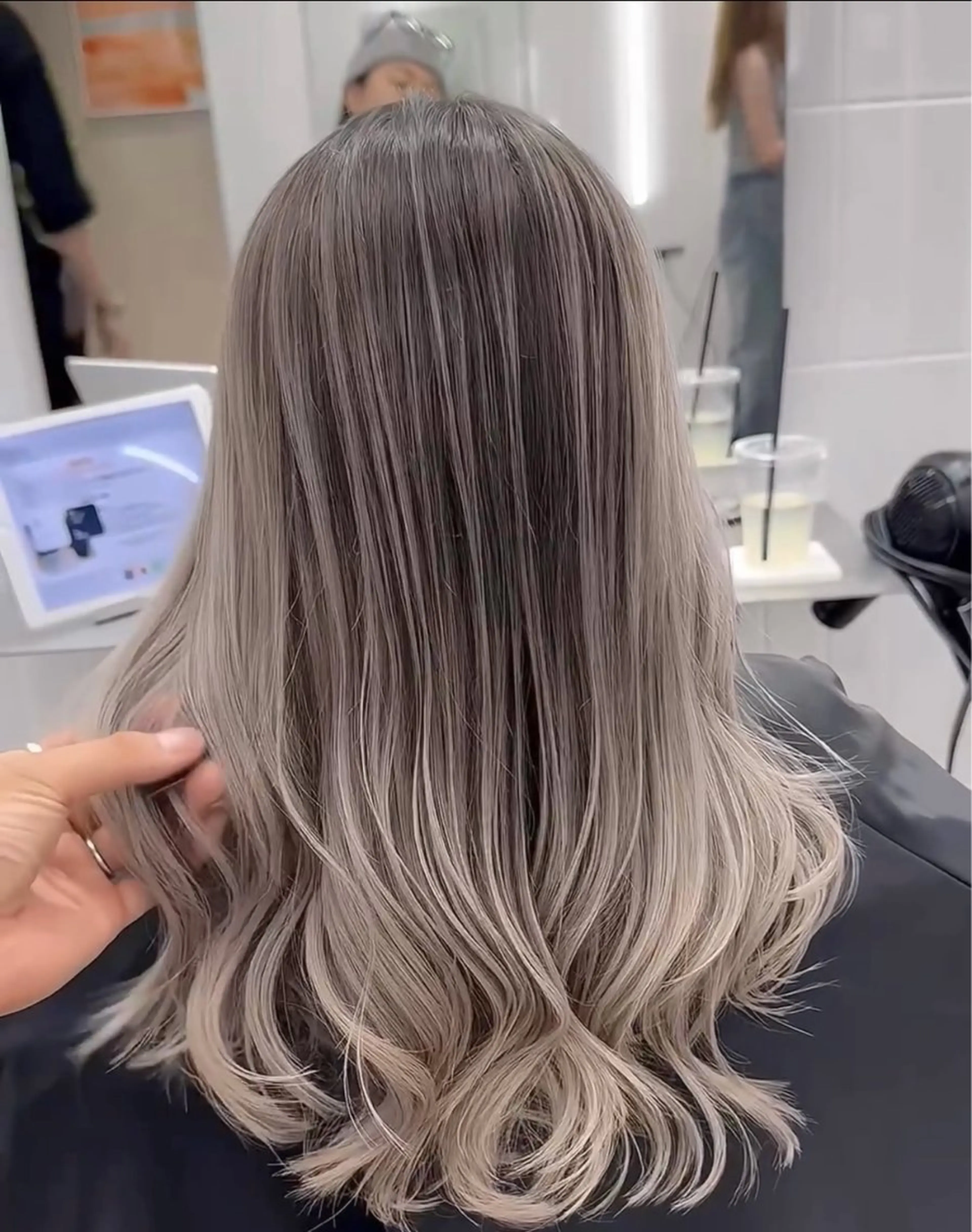 ロング カラー ヘアカラー トリートメント 表参道/ハイライト バレイヤージュのヘアスタイル