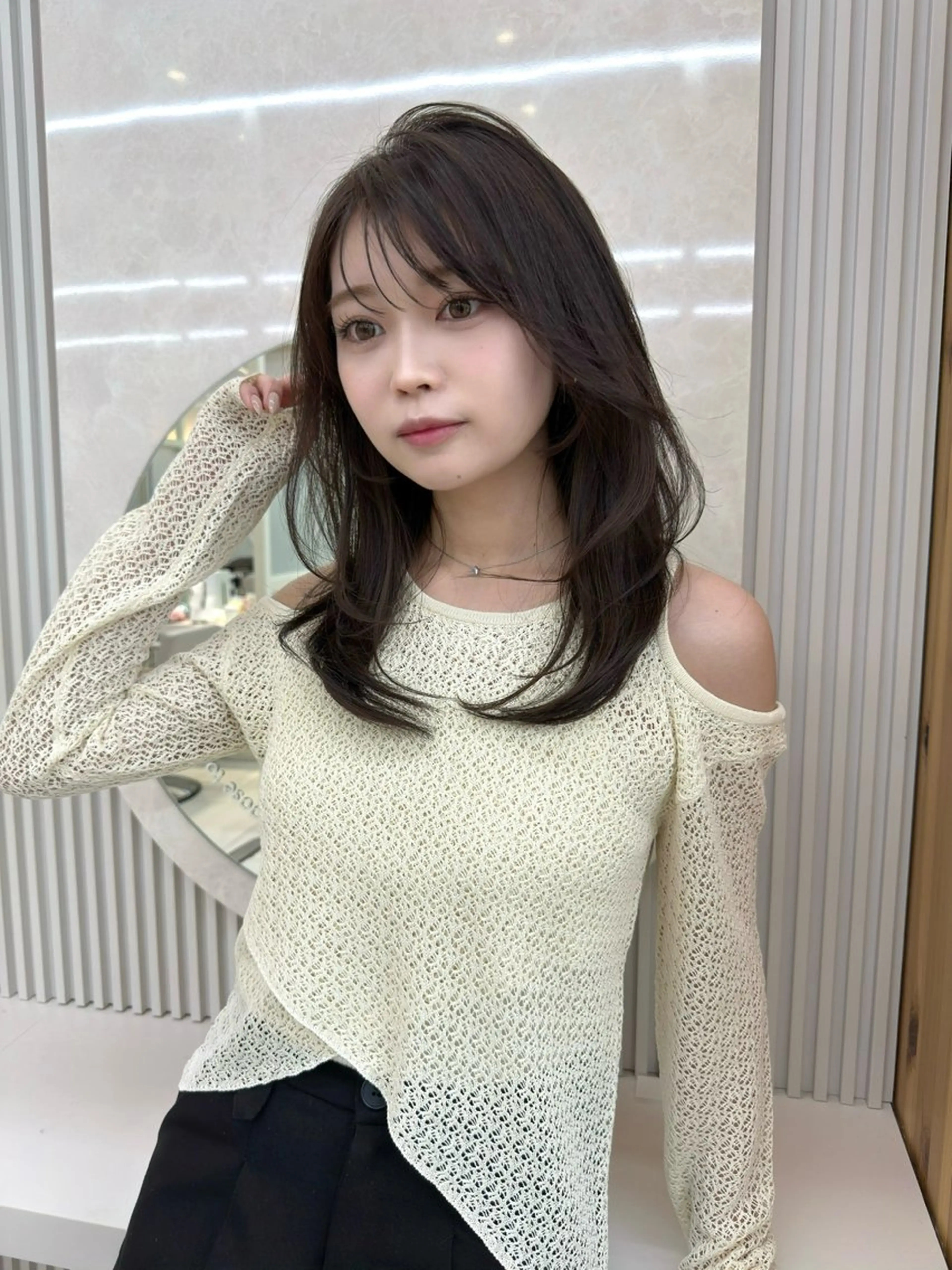 ミディアム カラー 透明感カラー 顔周りカット レイヤーカット 似合わせカット シースルーバング 顔周り/透明感カラー /似合わせ/難波雄雅のヘアスタイル