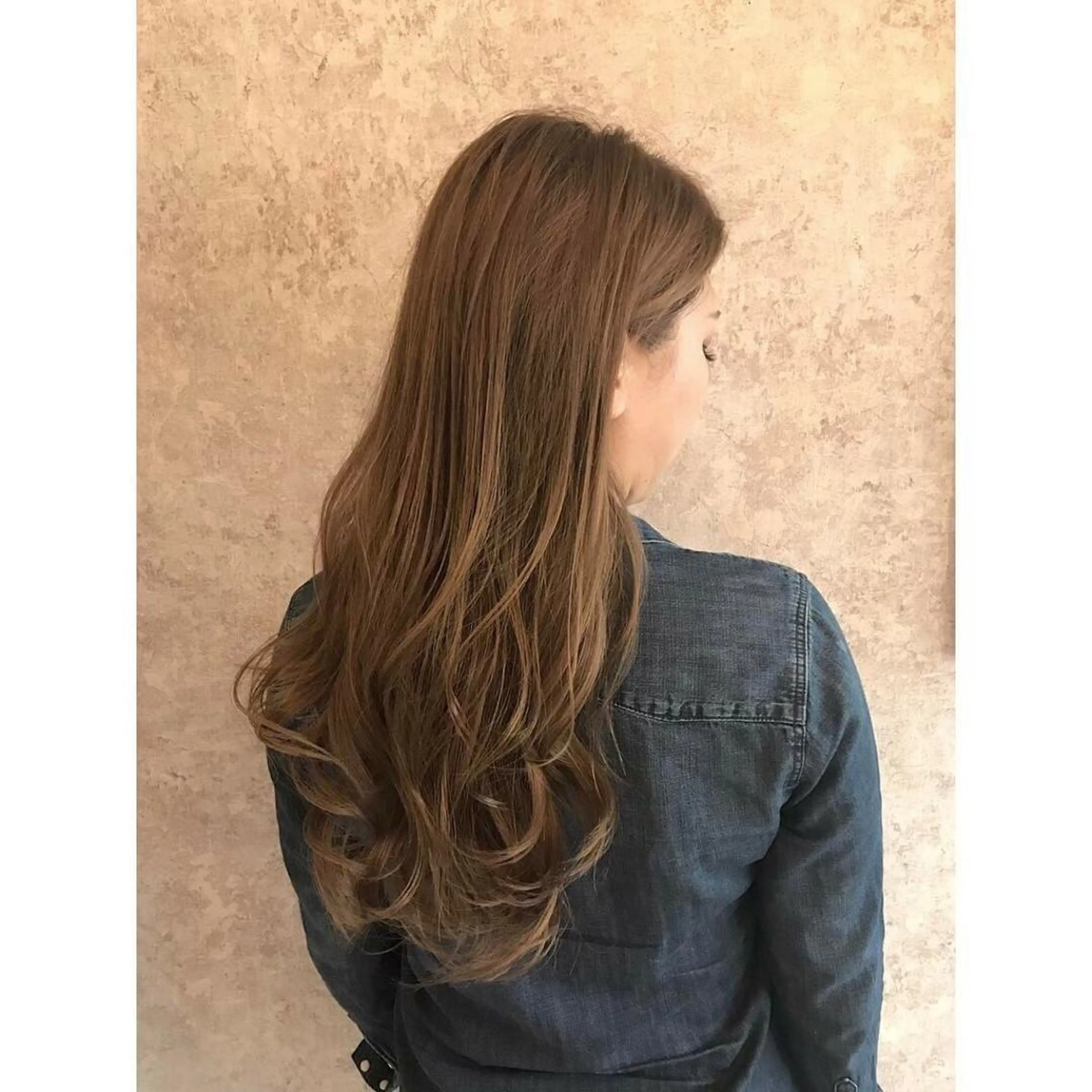 セミロング カラー due hair 京都駅前店 MILBON オージュア認定サロン【デューヘアー】所属・ハイトーンブリーチ 土坂 由志【京都】のヘアスタイル