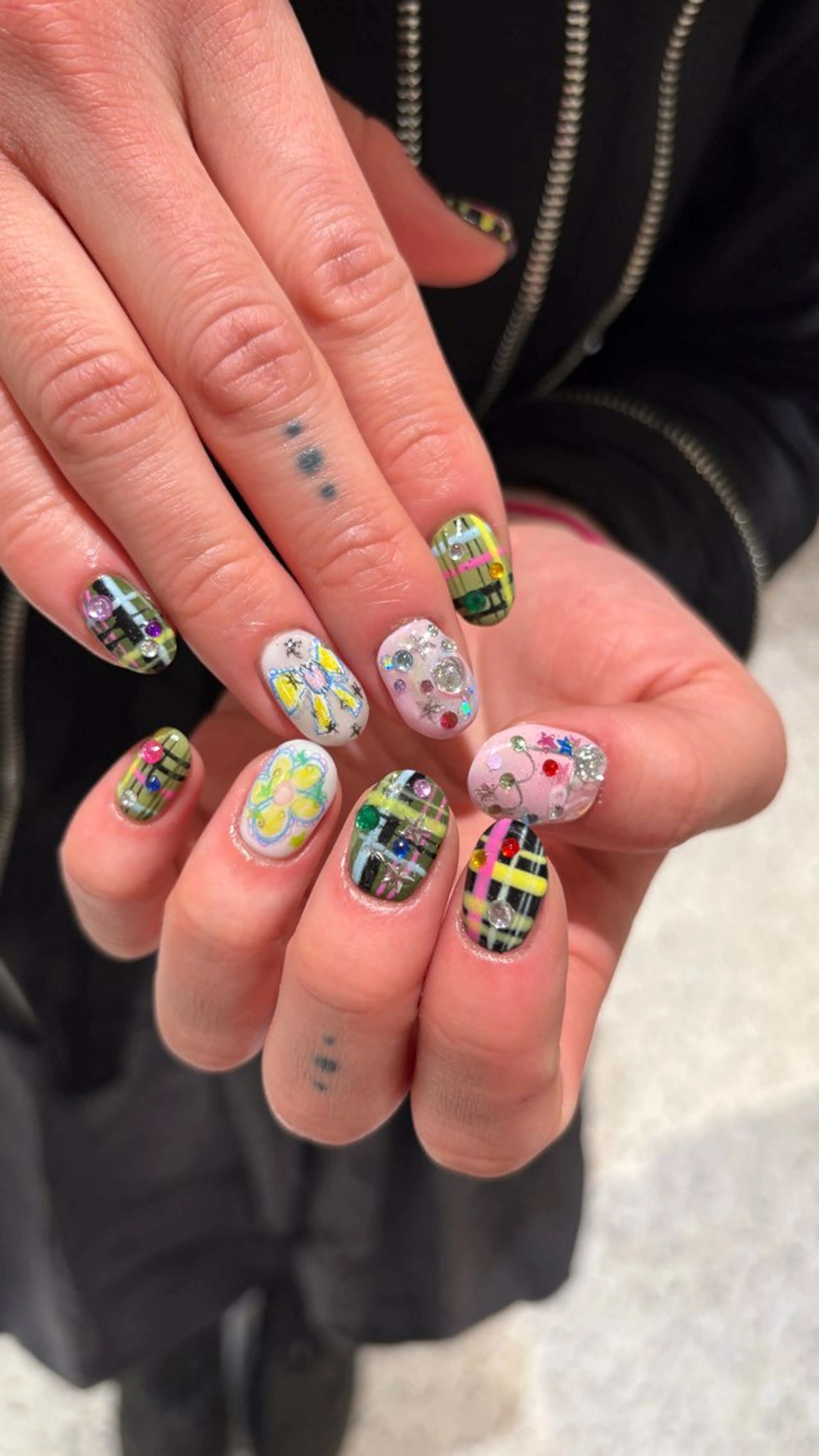 ネイル 👽個性派ネイル🎀 komachiのマツエク・マツパデザイン