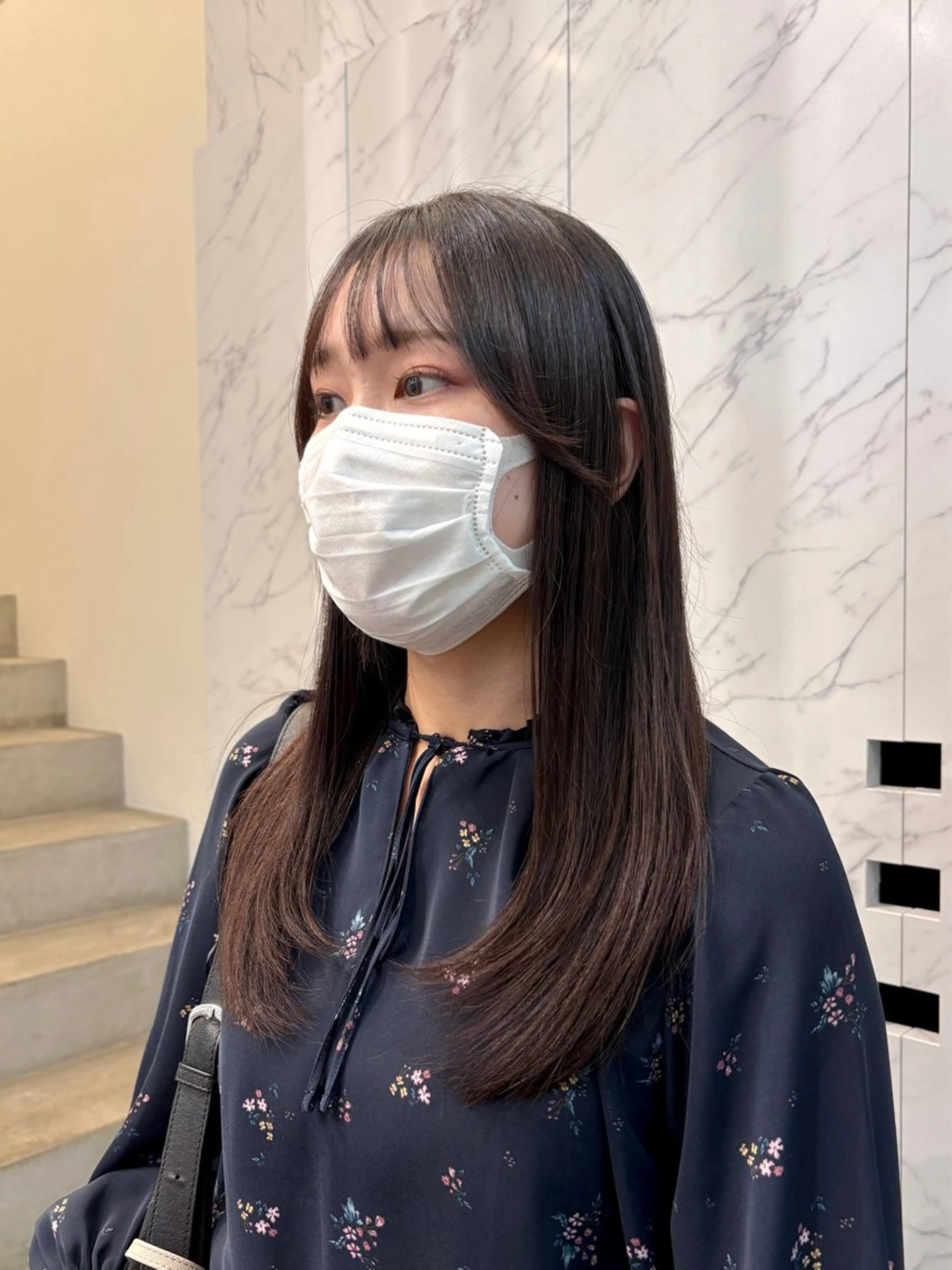 セミロング くせ毛 縮毛矯正 miu /透明感カラーのヘアスタイル