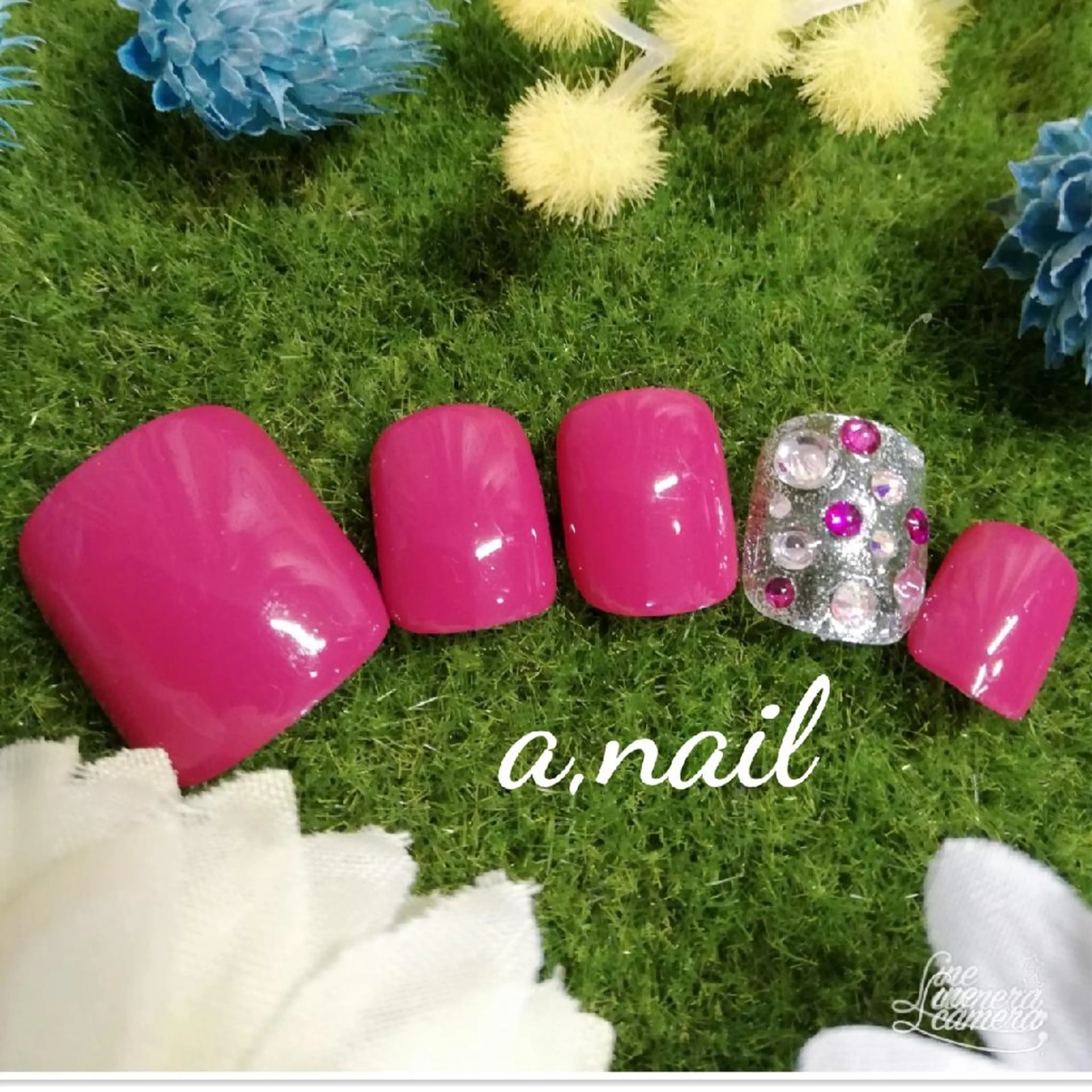 ネイル フットネイル ストーンネイル ネイルサロン エーネイルのネイルデザイン