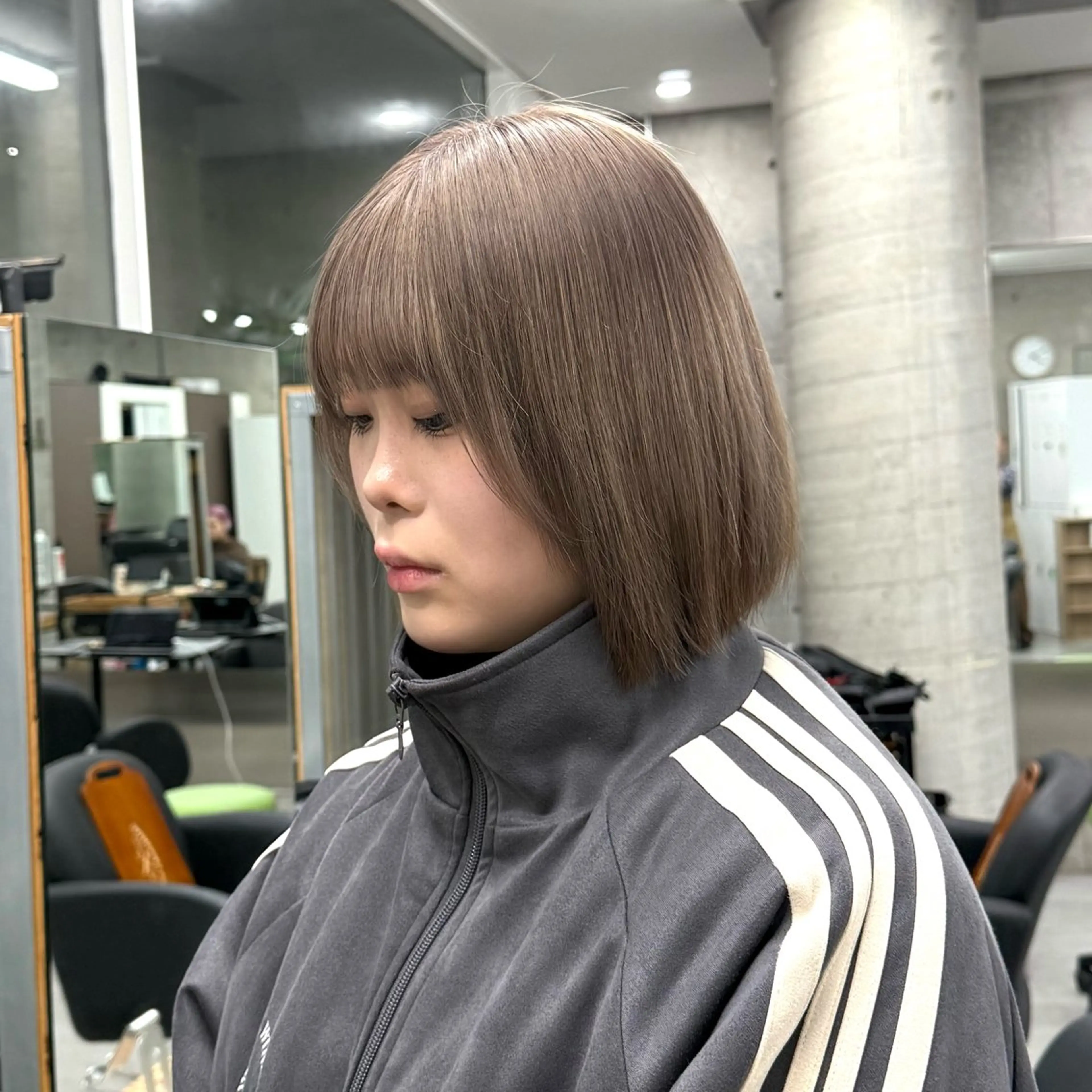 ショート カラー ヘアカラー Welring hair salon所属・Runa/大人 かわいいハイトーンのヘアスタイル