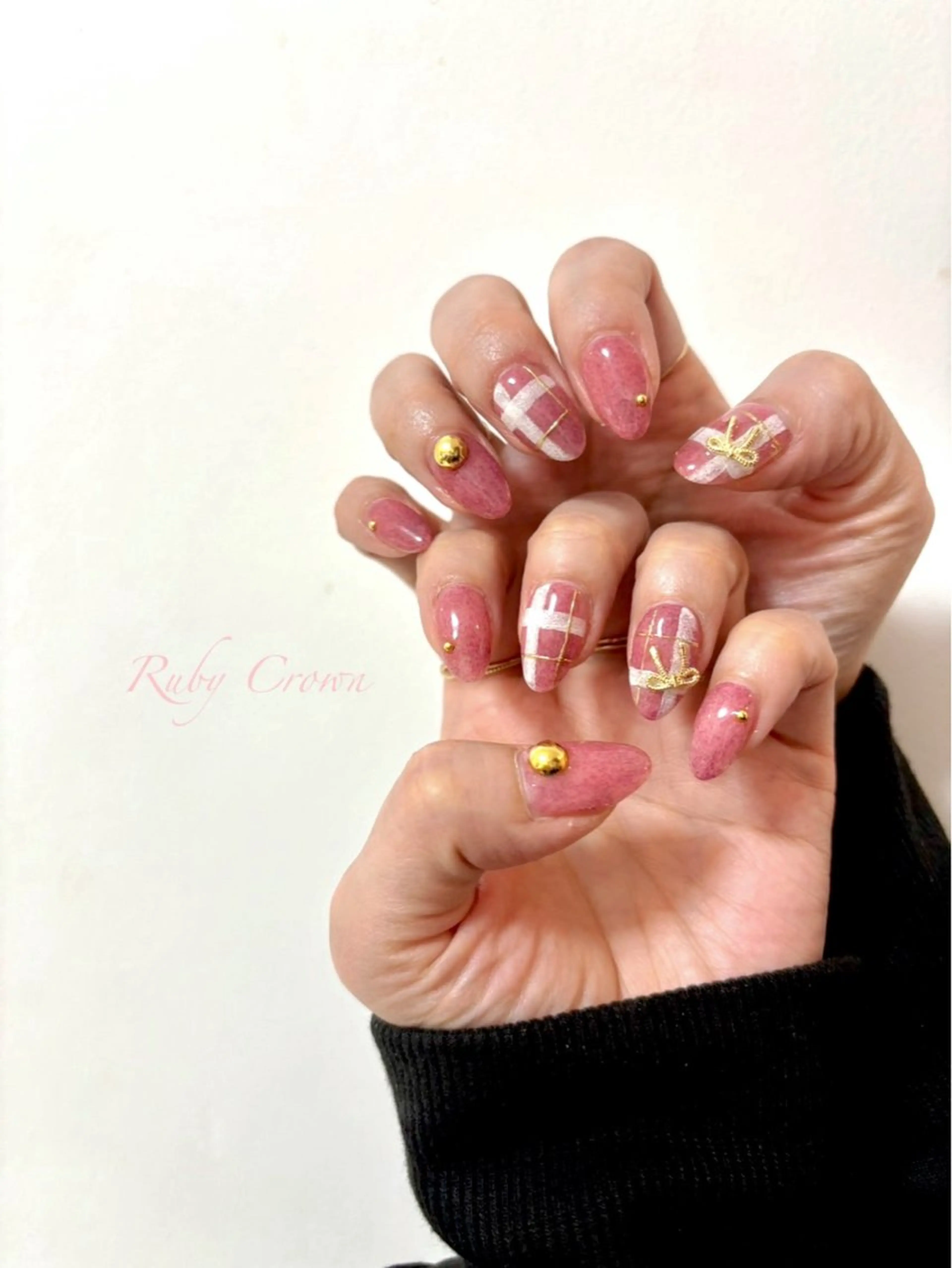 ネイル ハンドネイル Ruby Crownのネイルデザイン