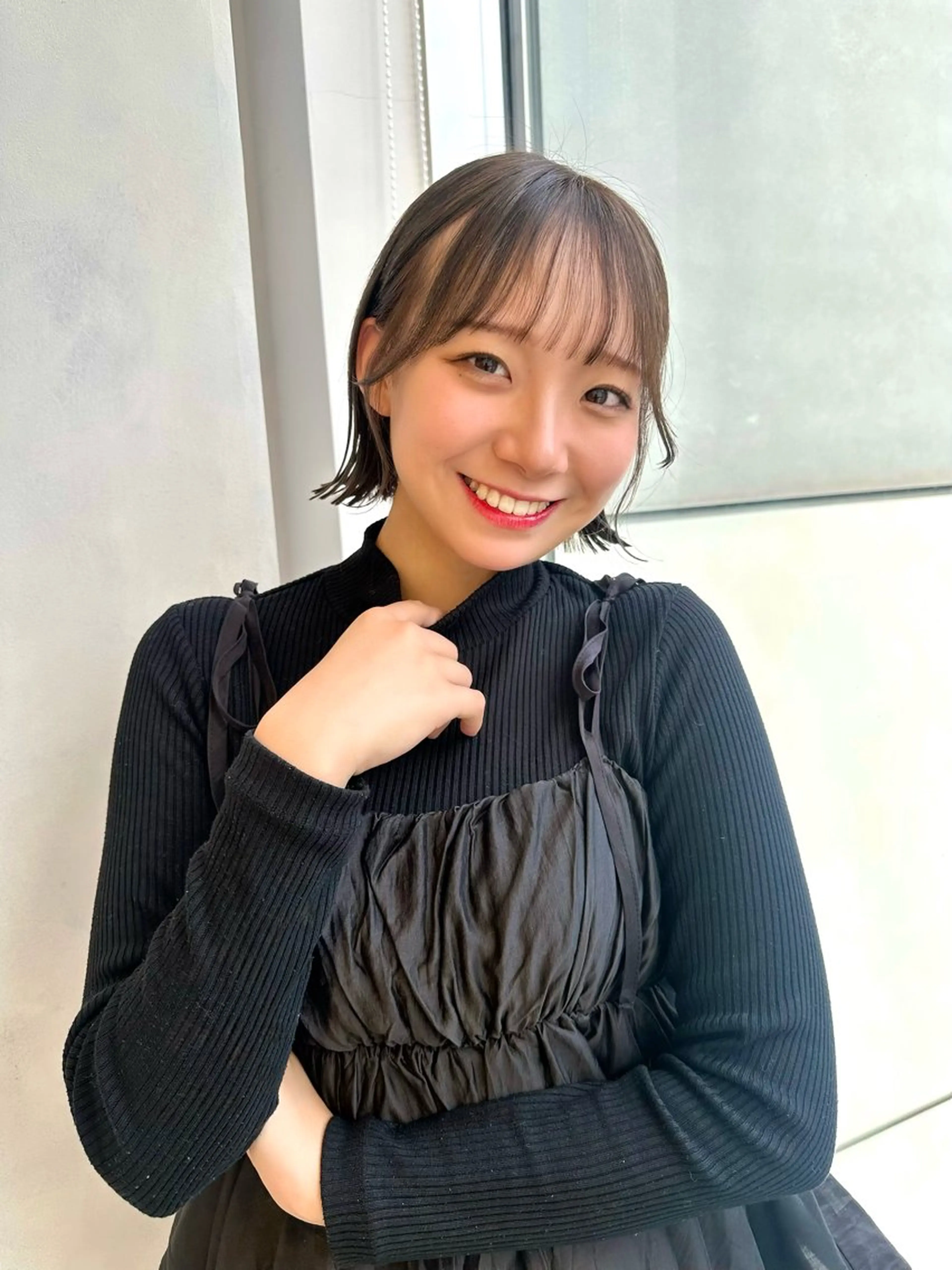 ショート カラー 透明感カラー グレージュ ボブ 外ハネヘア ハイトーン/ショート /akane🐰♥️のヘアスタイル