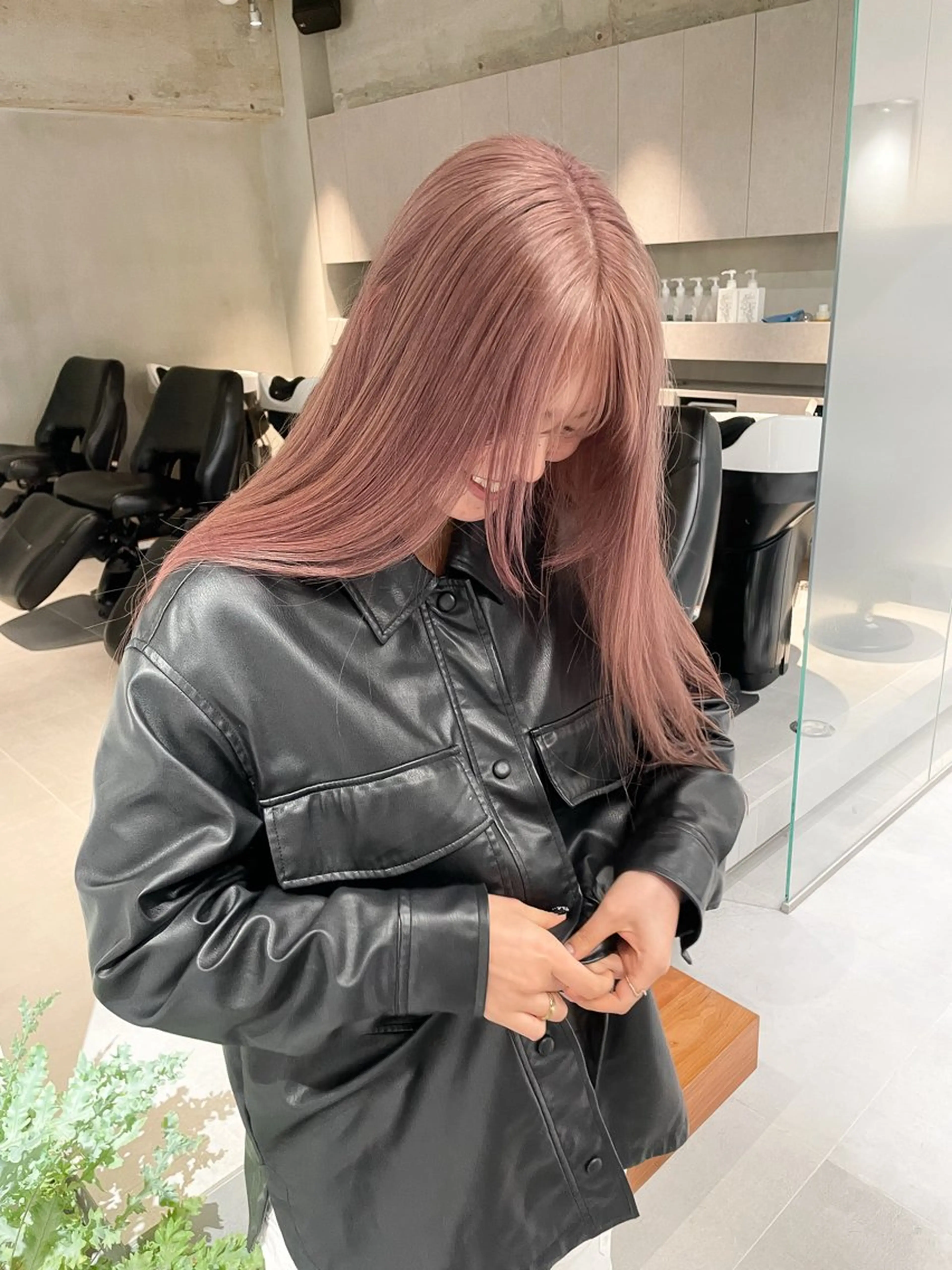 ロング カラー ヘアカラー トリートメント Qin share salon 原宿店所属・🫧艶ハイトーン 特化🫧ライヤのヘアスタイル