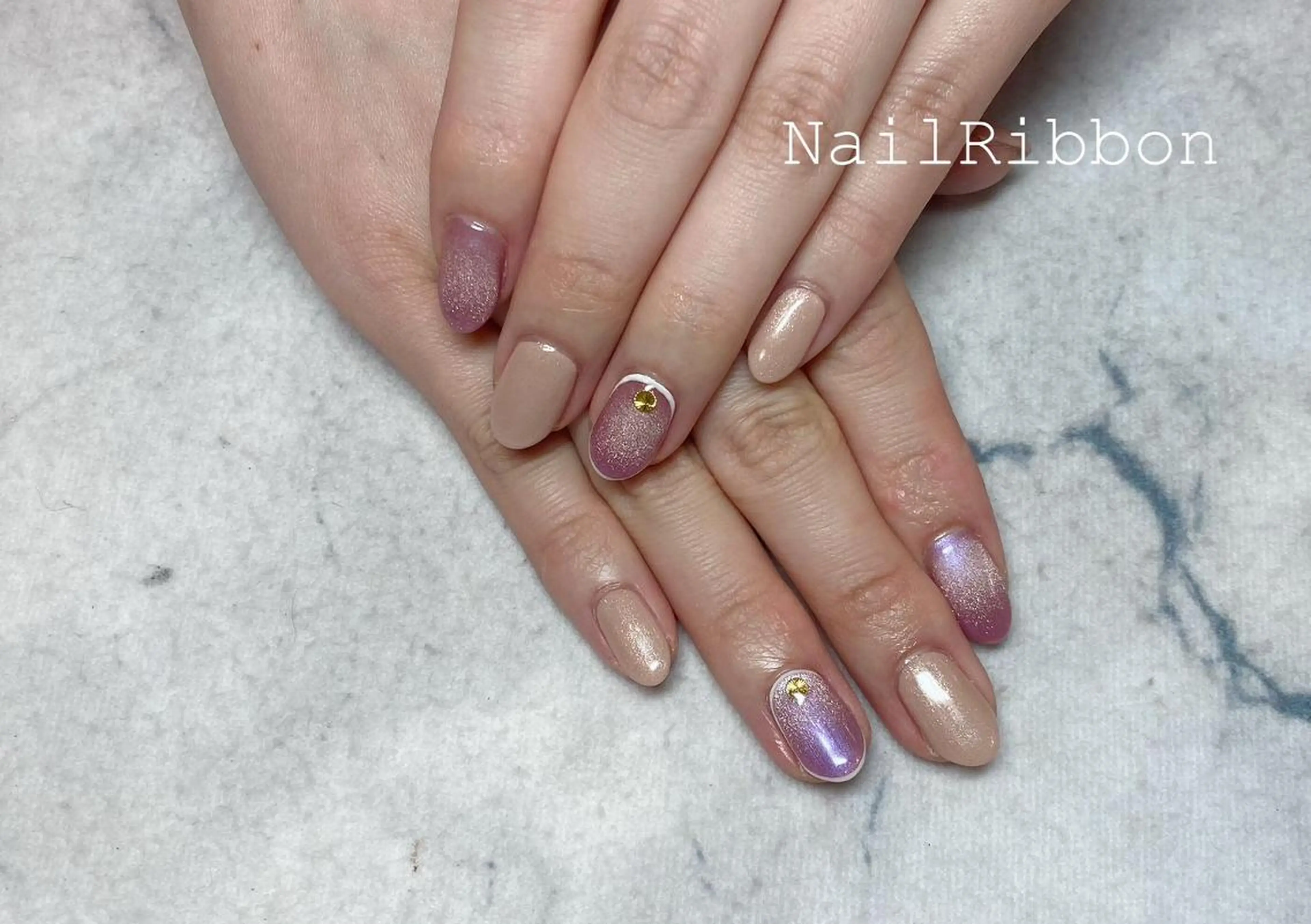 ネイル ネイルリボン 受付スタッフのネイルデザイン