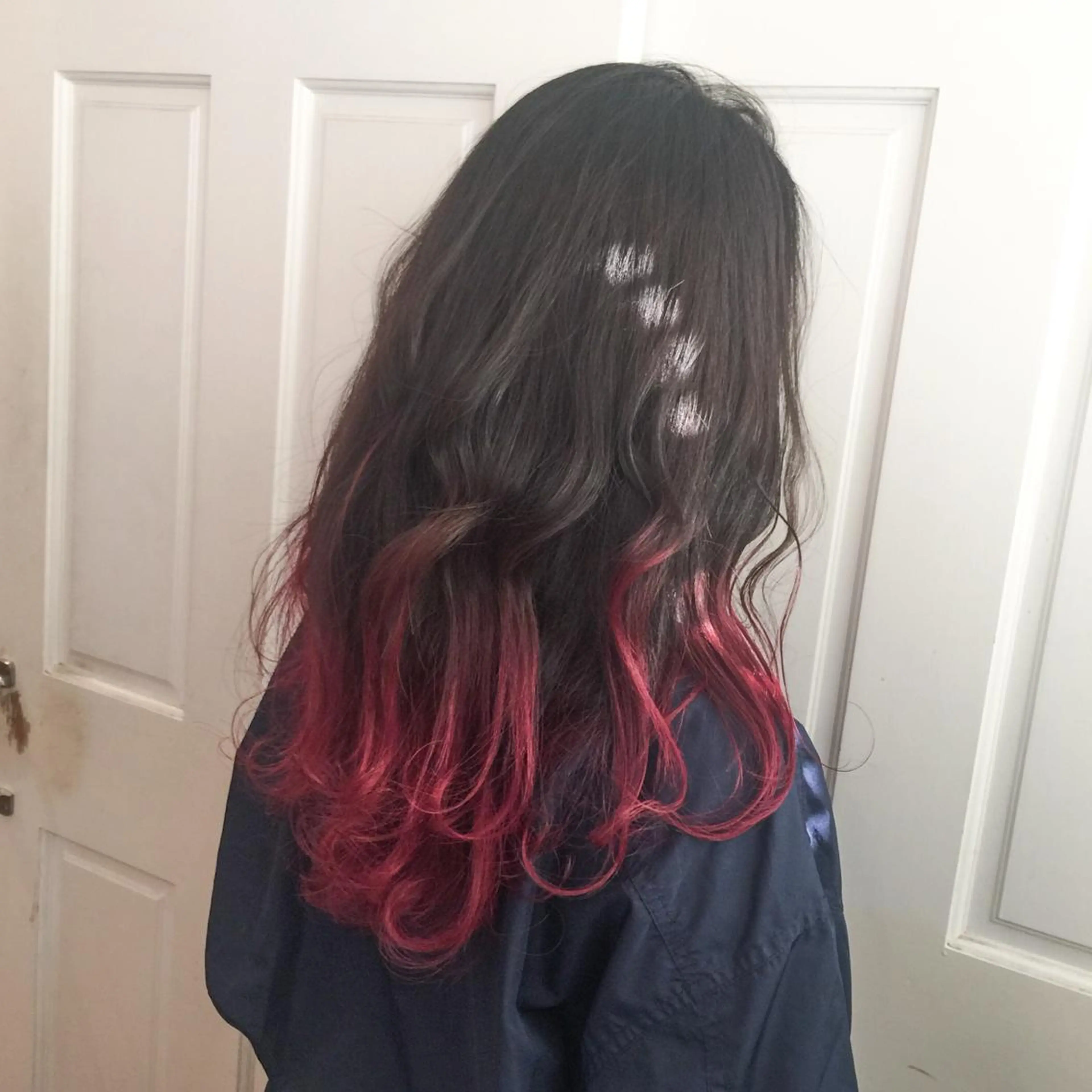 セミロング カラー グラデーションカラー レッドカラー ホワイト&レイヤーカ ットエクステ長畠俊輔のヘアスタイル