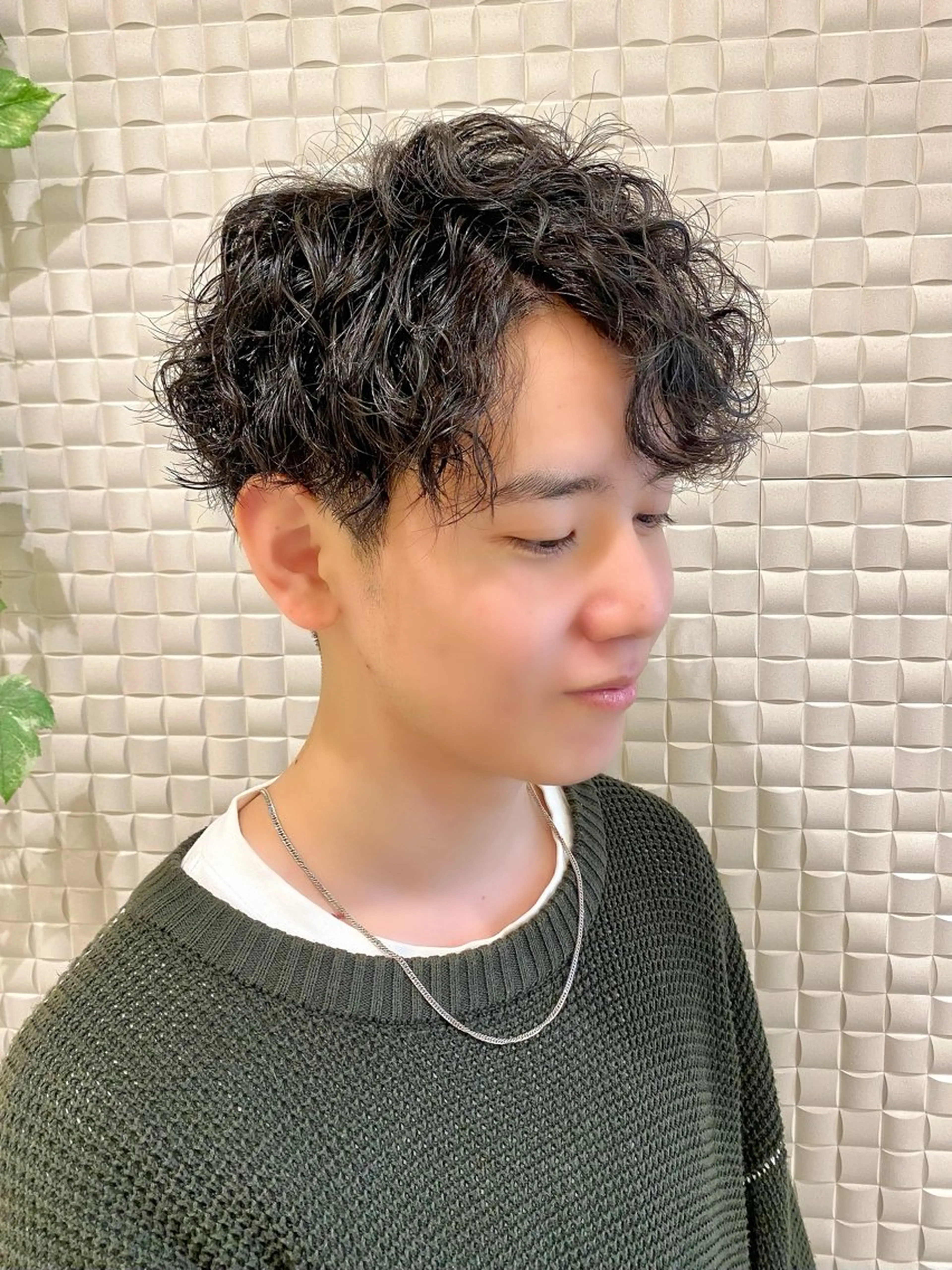 ショート パーマ メンズ メンズパーマ カット パーマ トリートメント ヘアセット 新宿メンズパーマ ヨモギダのヘアスタイル