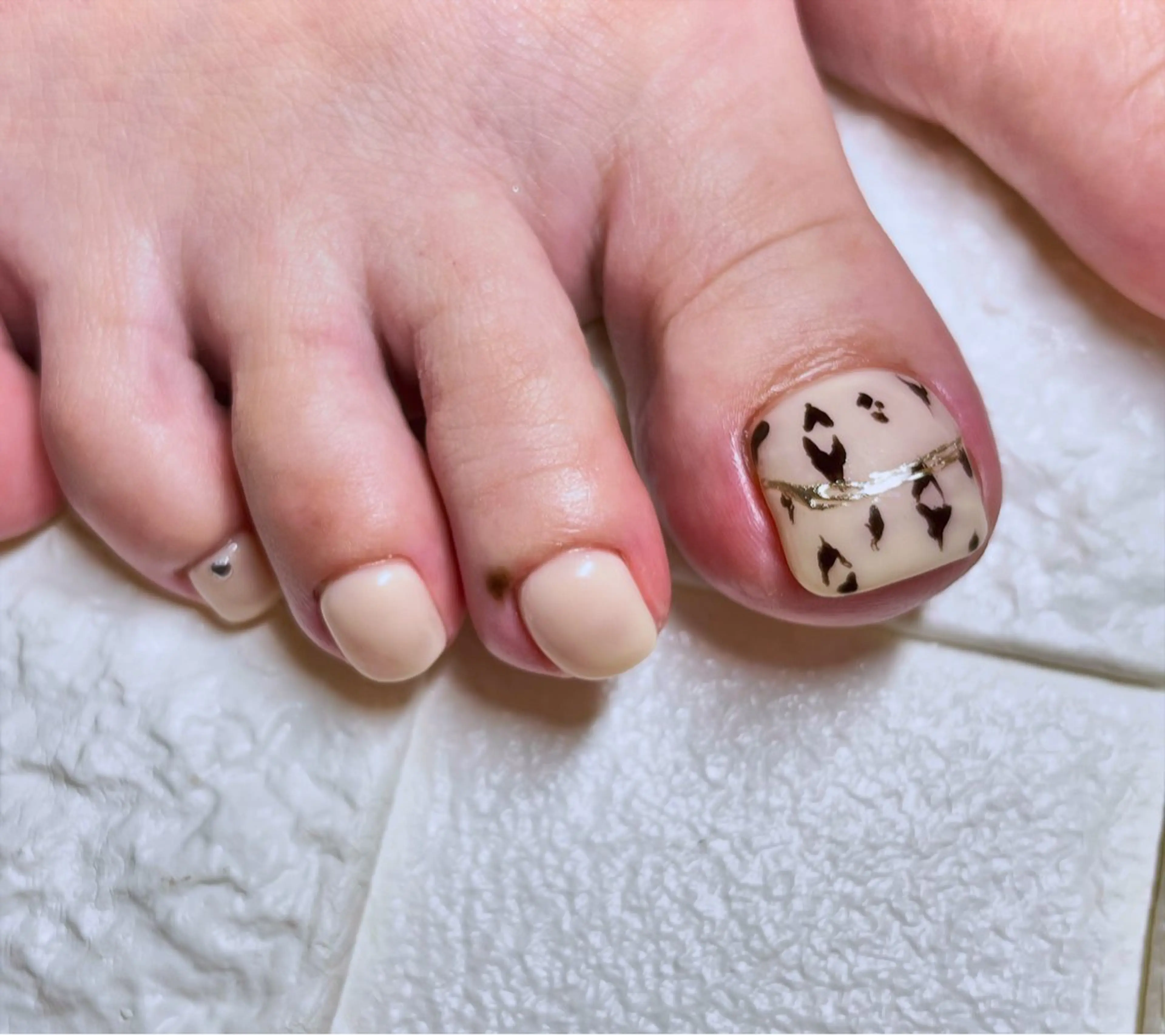 ネイル アニマル柄 フットネイル フットネイル まり りぃ〜んのネイルデザイン