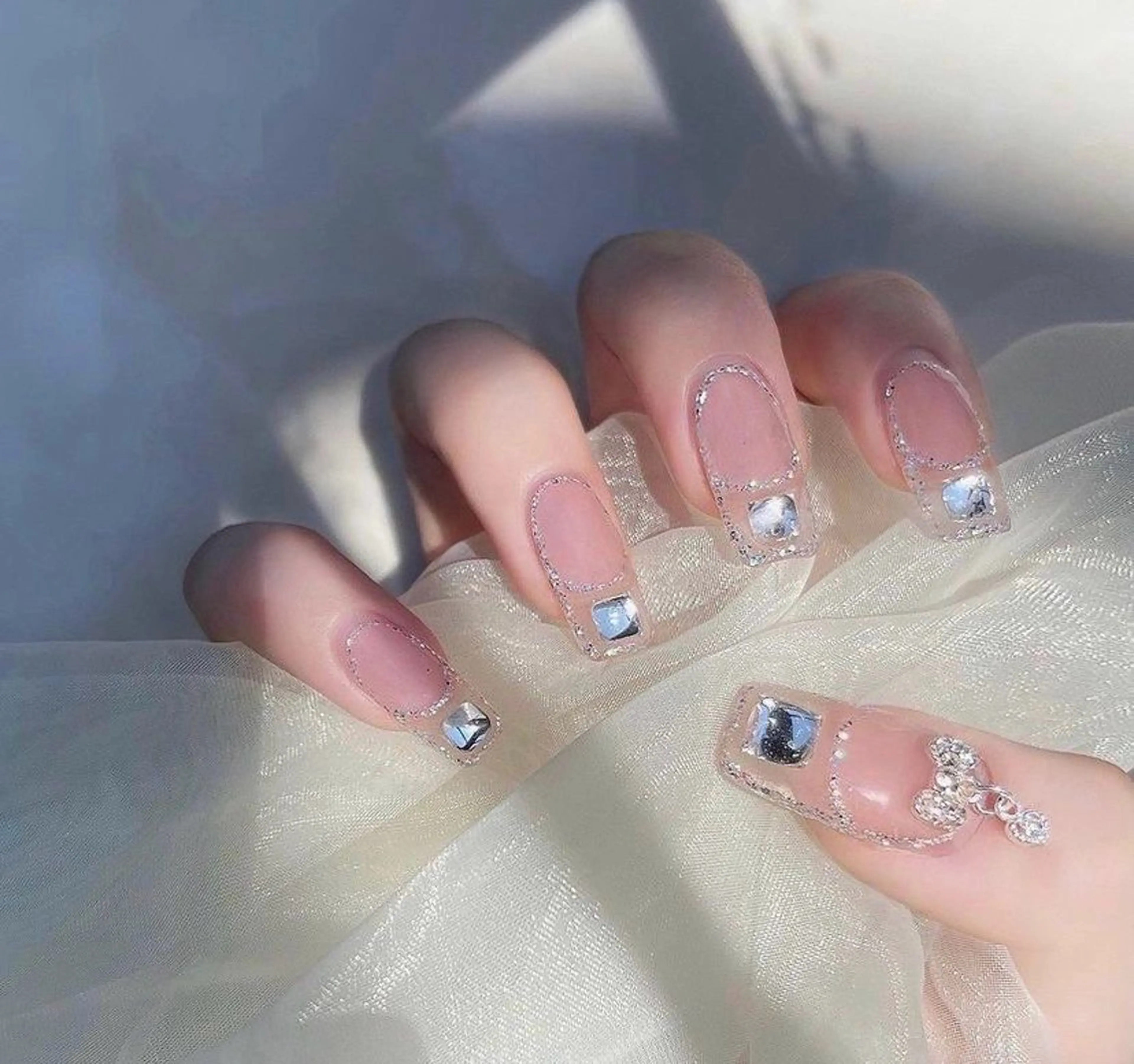 ネイル フレンチネイル グラデーション 韓国ネイル マグネットネイル ミラーネイル ハンドネイル Vp ネイルのネイルデザイン