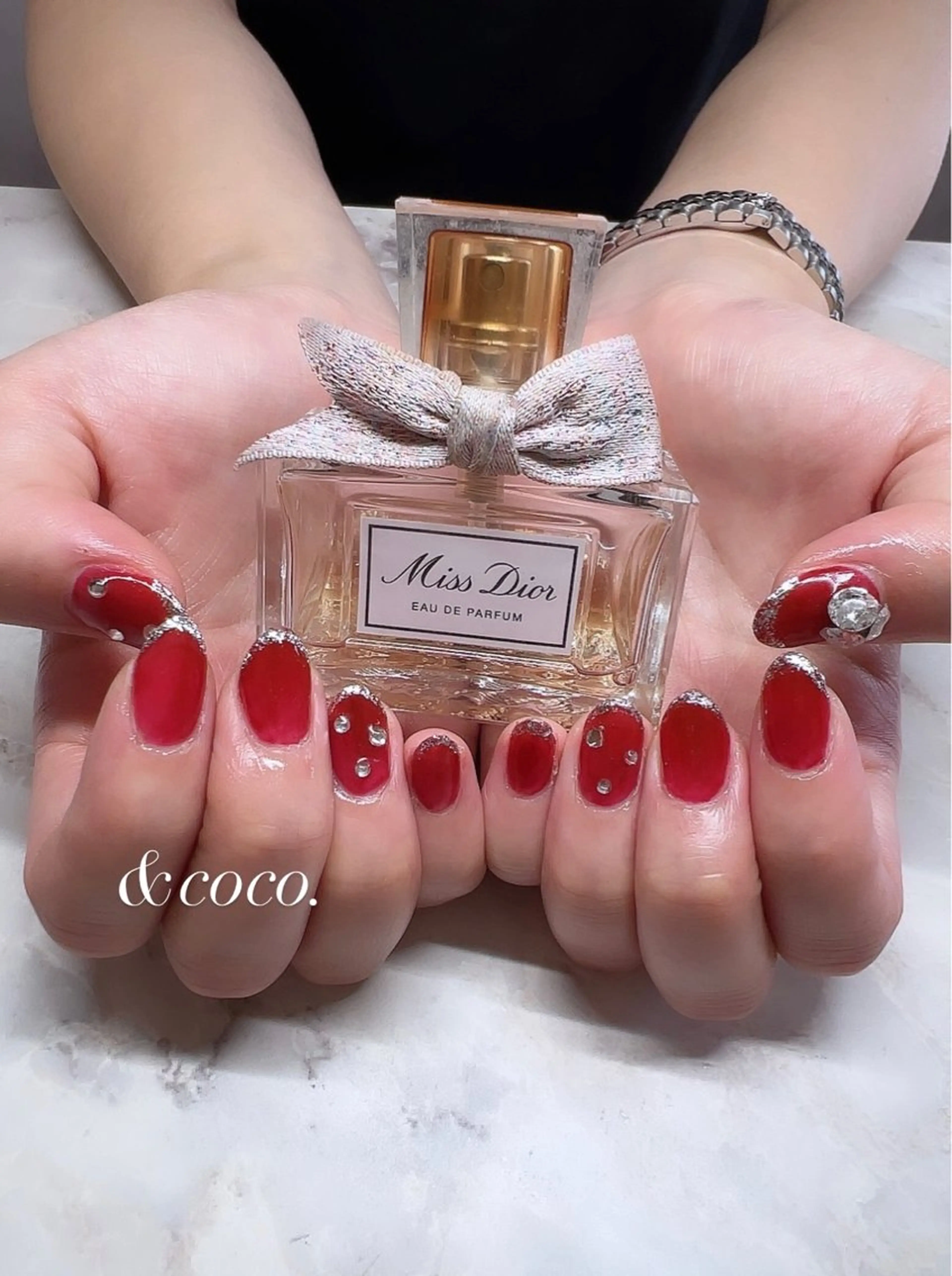 ネイル 赤色 ＆coco.所属・＆ coco.のネイルデザイン