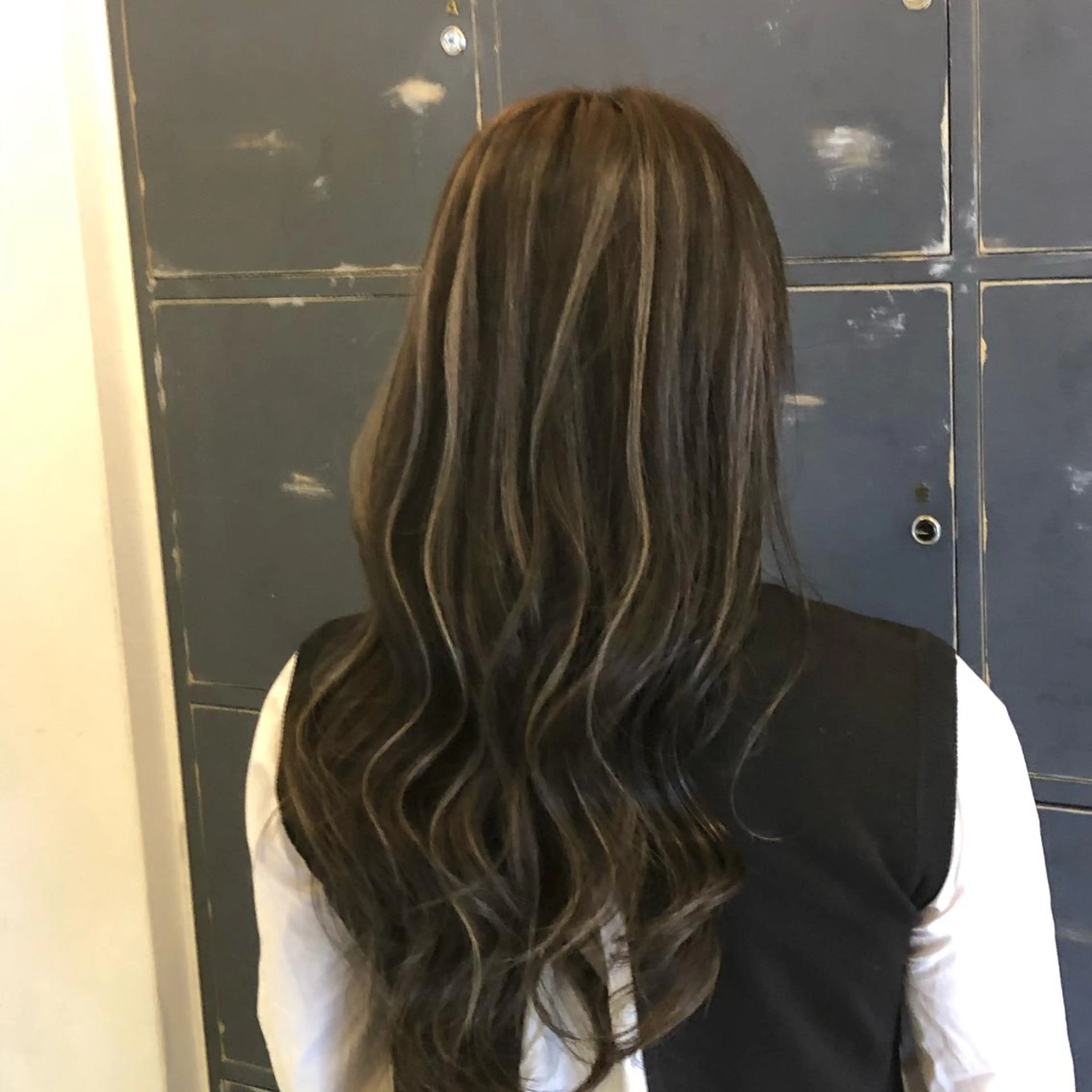 カラー ハイライトカラー レイヤーカット 早崎太生のヘアスタイル