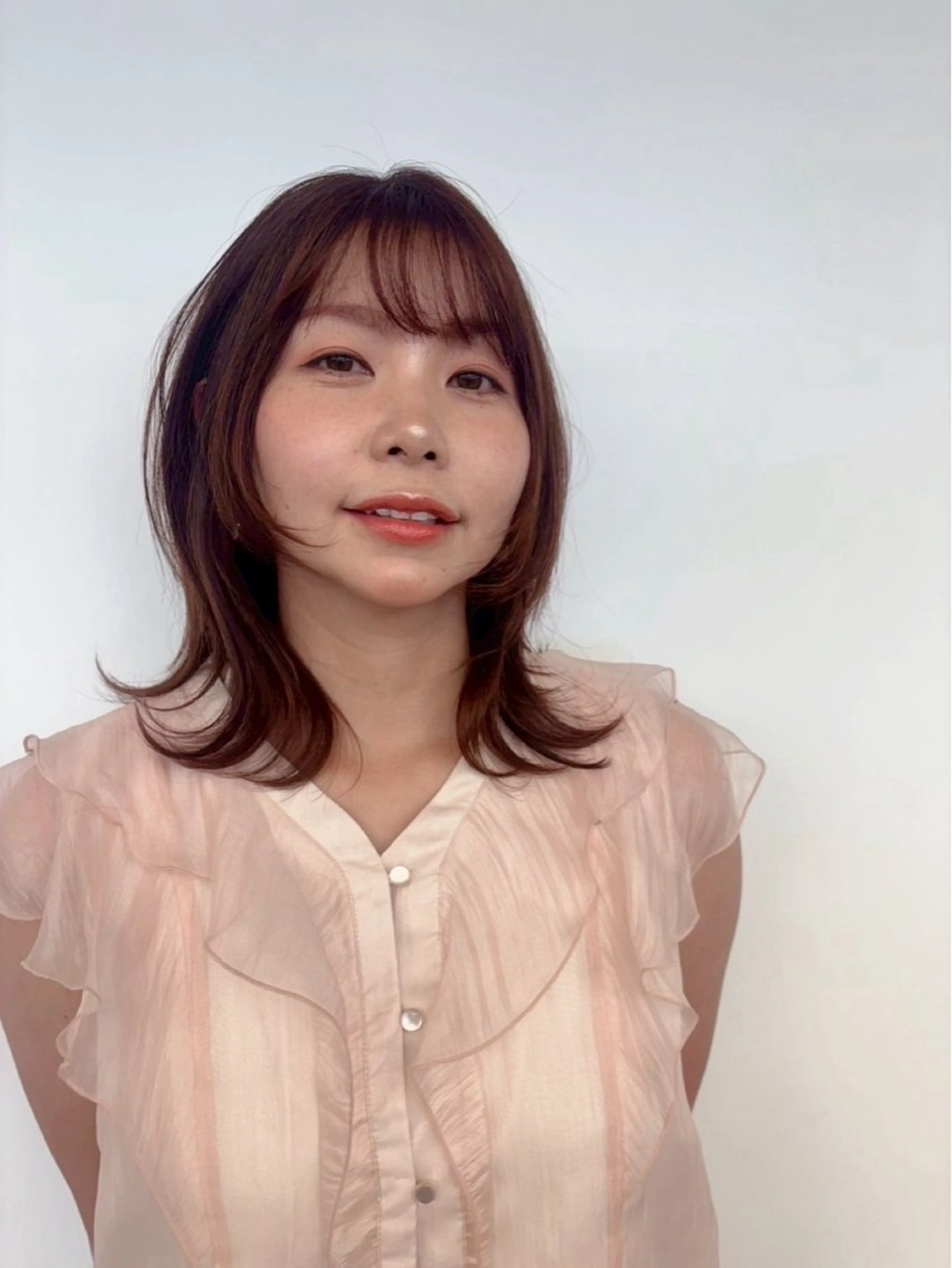 ミディアム 外ハネヘア CHICCA 本八幡店所属・千代延 涼平のヘアスタイル