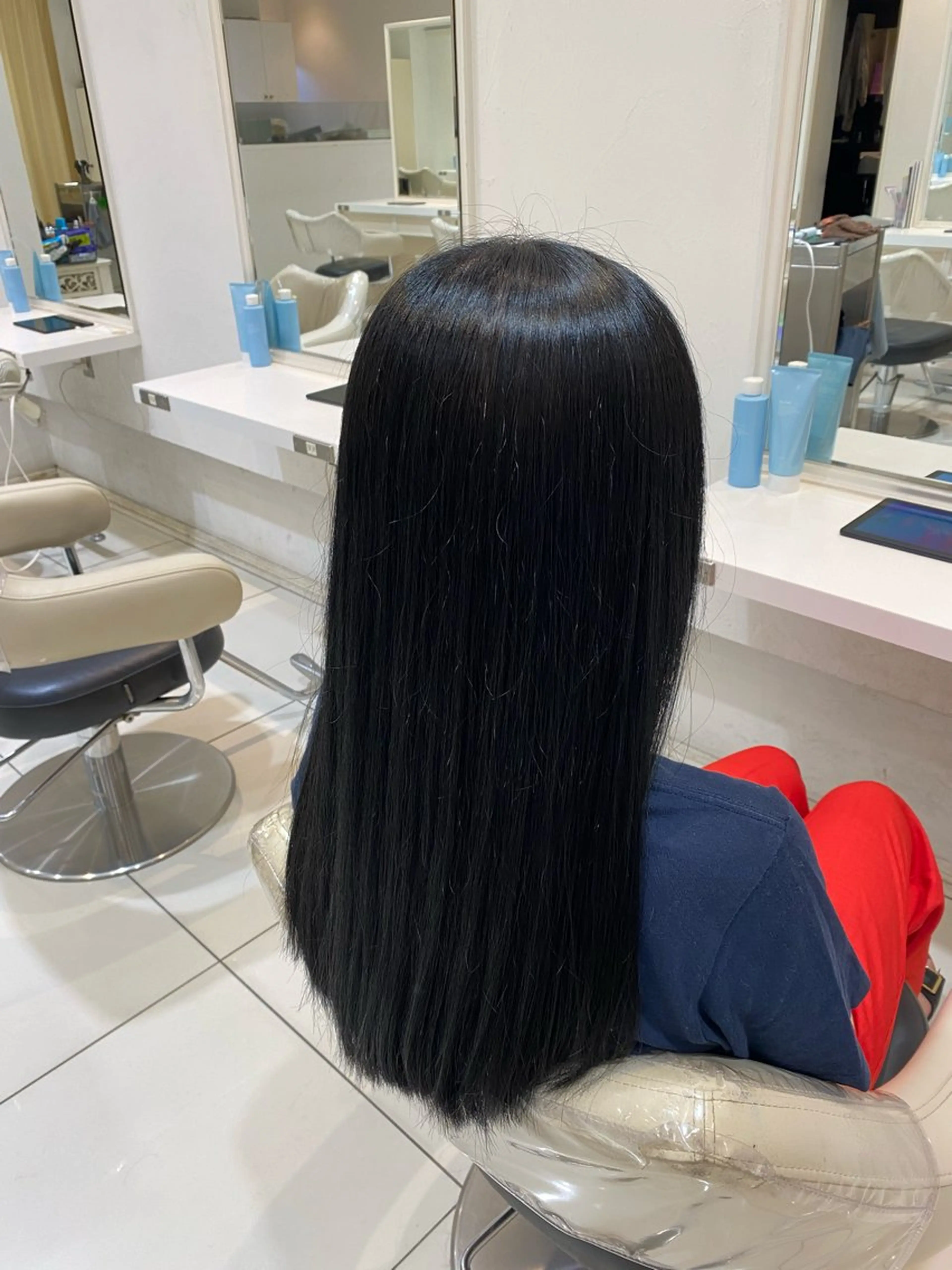 カラー 黒髪 ブルーカラー ブルーブラック 韓国風カラー 🎀TEN🎀 オリーブベージュのヘアスタイル