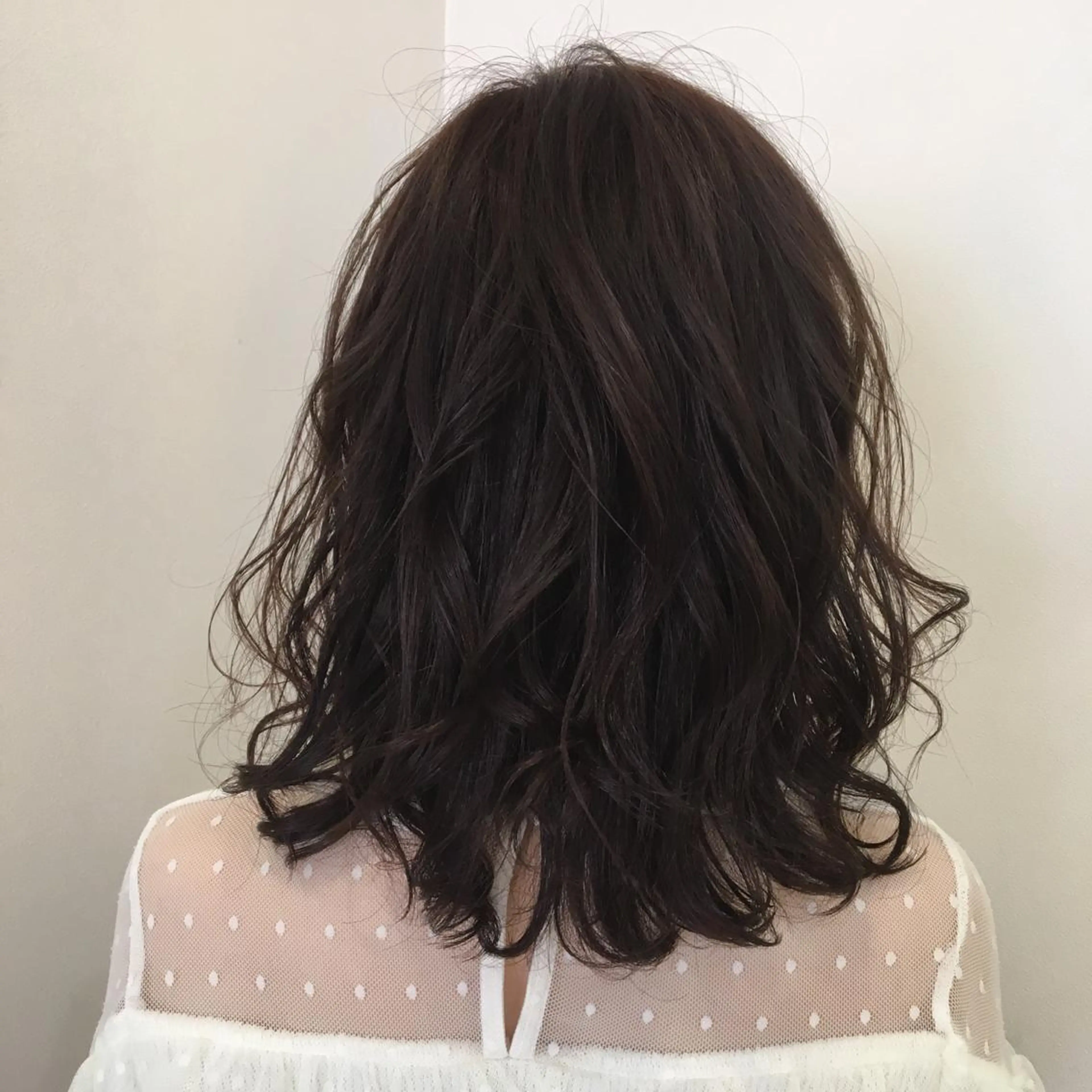 ミディアム カラー ミディアムパーマ アッシュ アッシュブラウン ブラウンカラー ボブ 髪質改善 頭身浴/ 中田のヘアスタイル