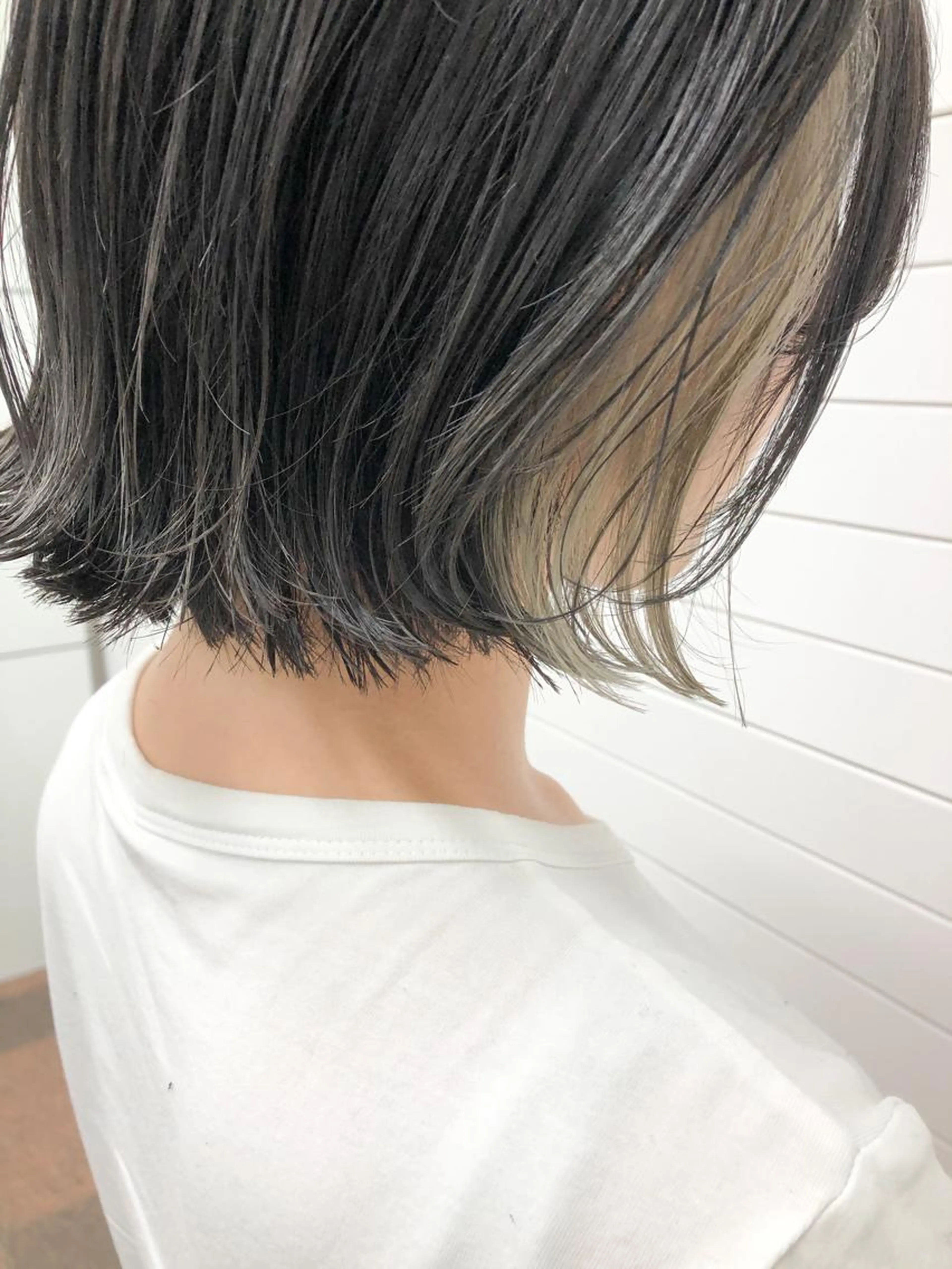 イヤリングカラー（ブリーチ込み）＋全体カラー＋トリートメントの写真