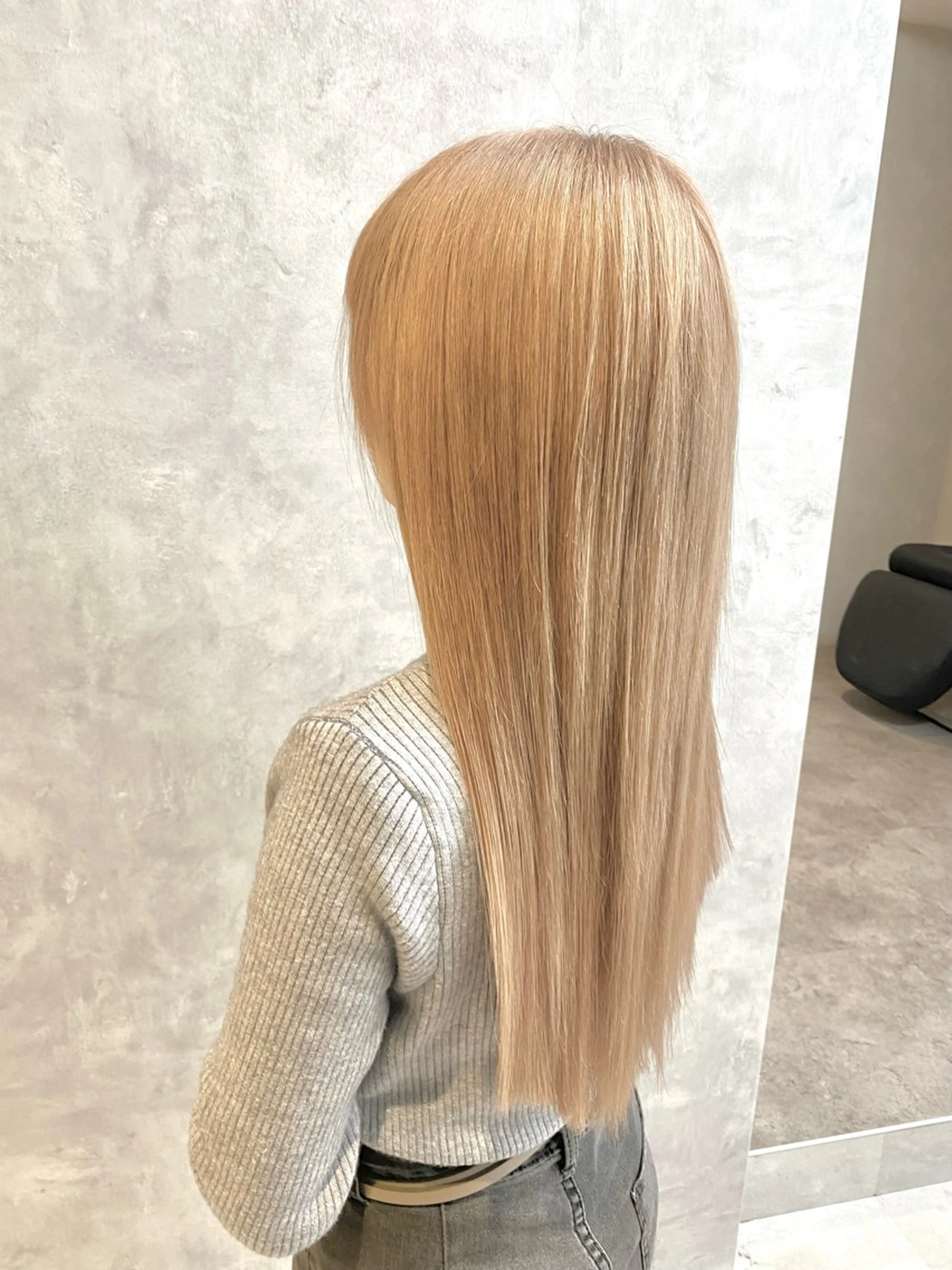 ロング カラー ベージュカラー ミルクティーベージュ grow本八幡 横溝愛梨のヘアスタイル