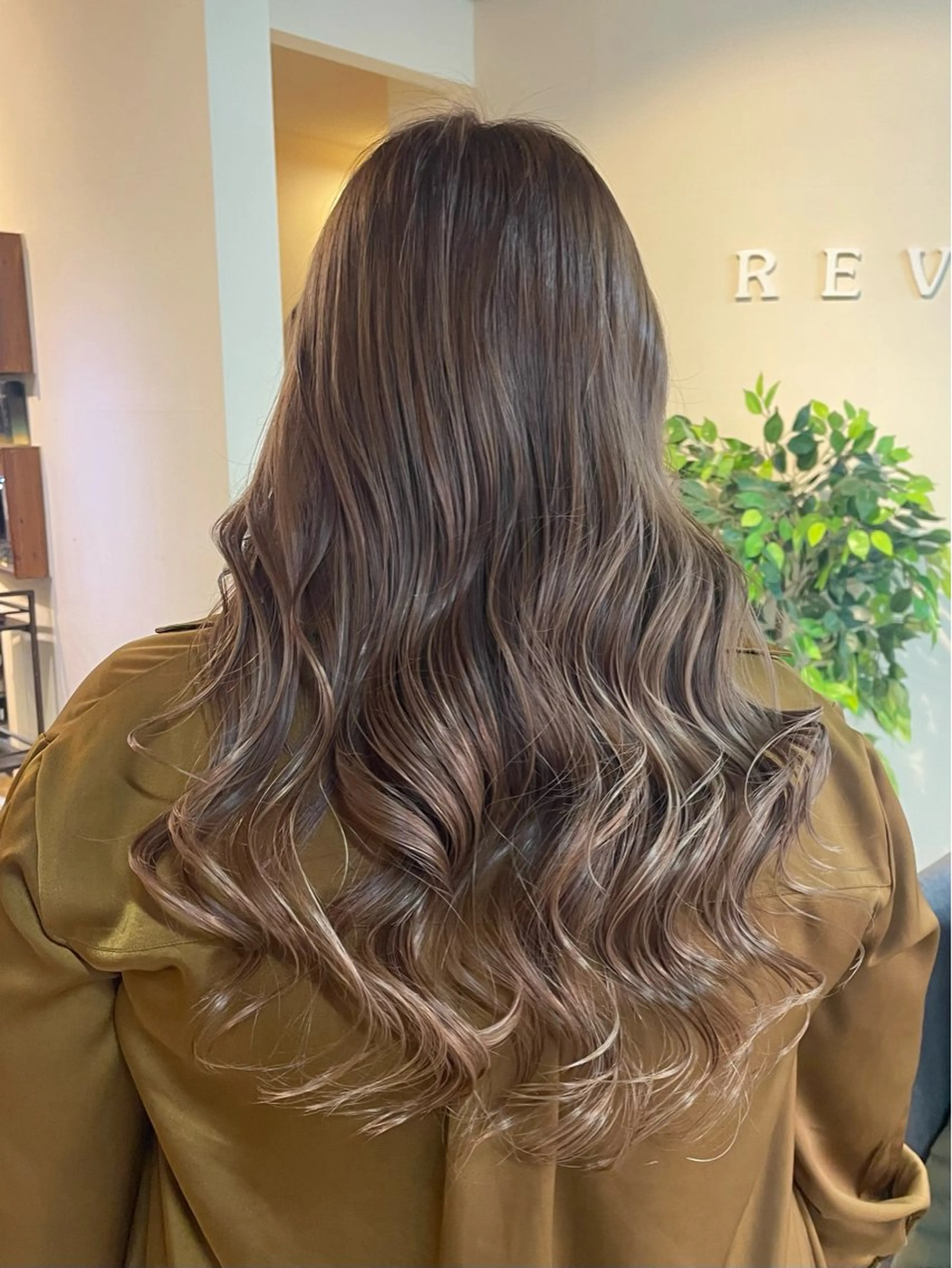 ロング 宮本 いぶきのヘアスタイル