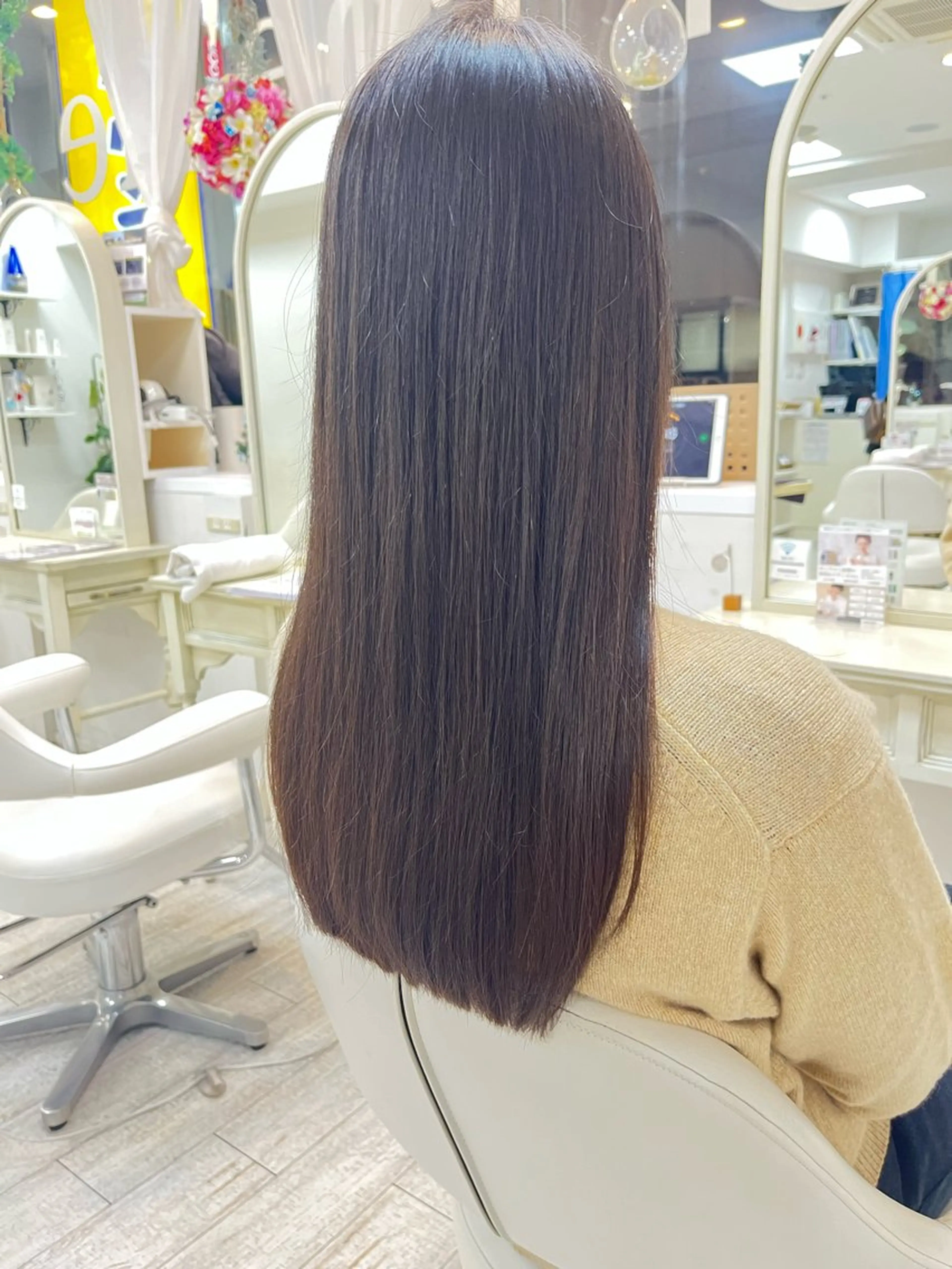 ロング 岡崎 嶺のヘアスタイル